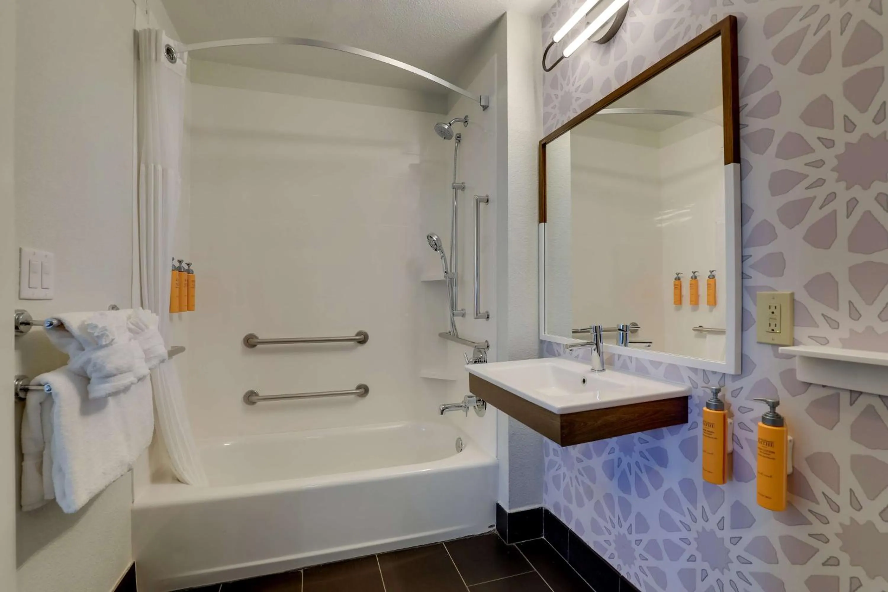 Bathroom in Sonesta ES Suites Sunnyvale