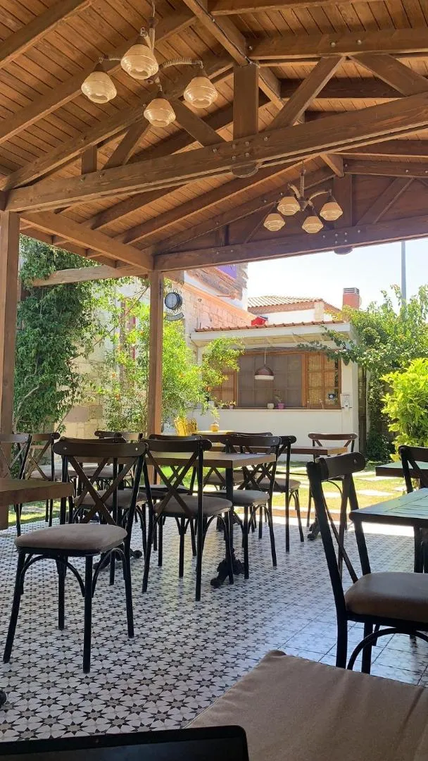 Restaurant/places to eat in Alacati Viola Hotel