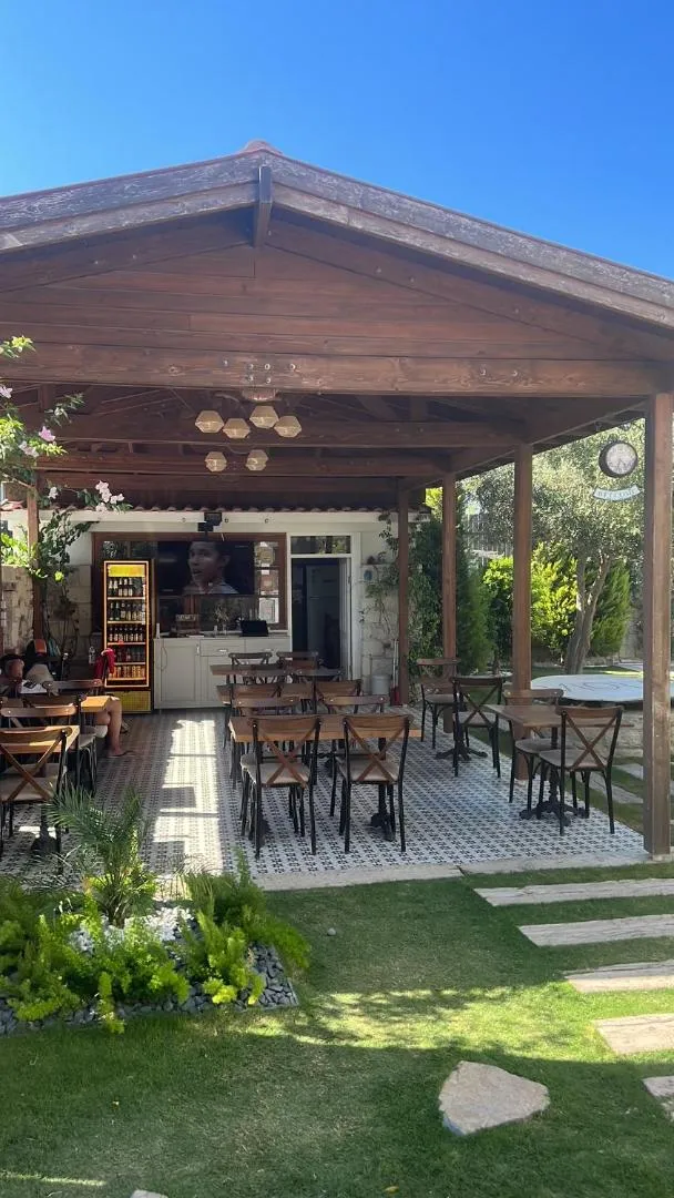 Restaurant/places to eat in Alacati Viola Hotel