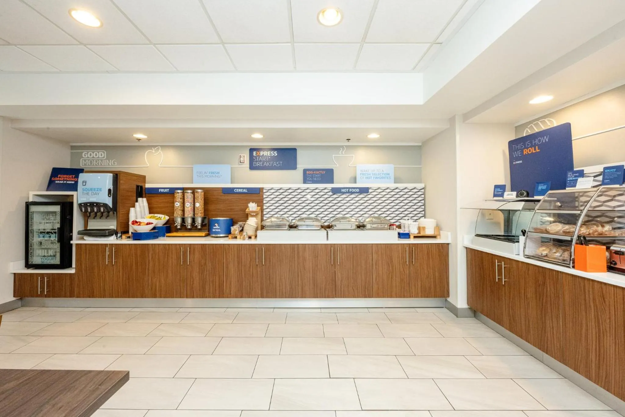 Breakfast in Holiday Inn Express Hotel & Suites Charleston - Northwoods by IHG