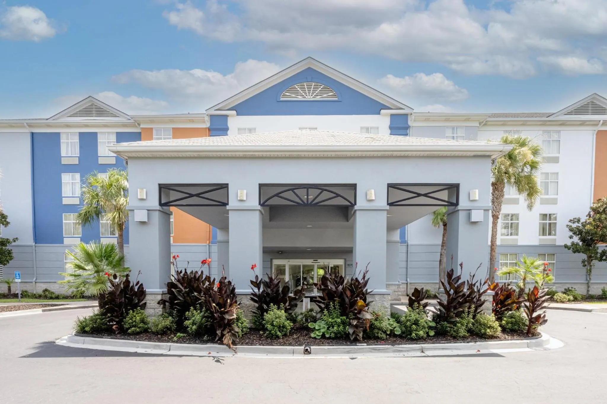 Property building in Holiday Inn Express Hotel & Suites Charleston - Northwoods by IHG
