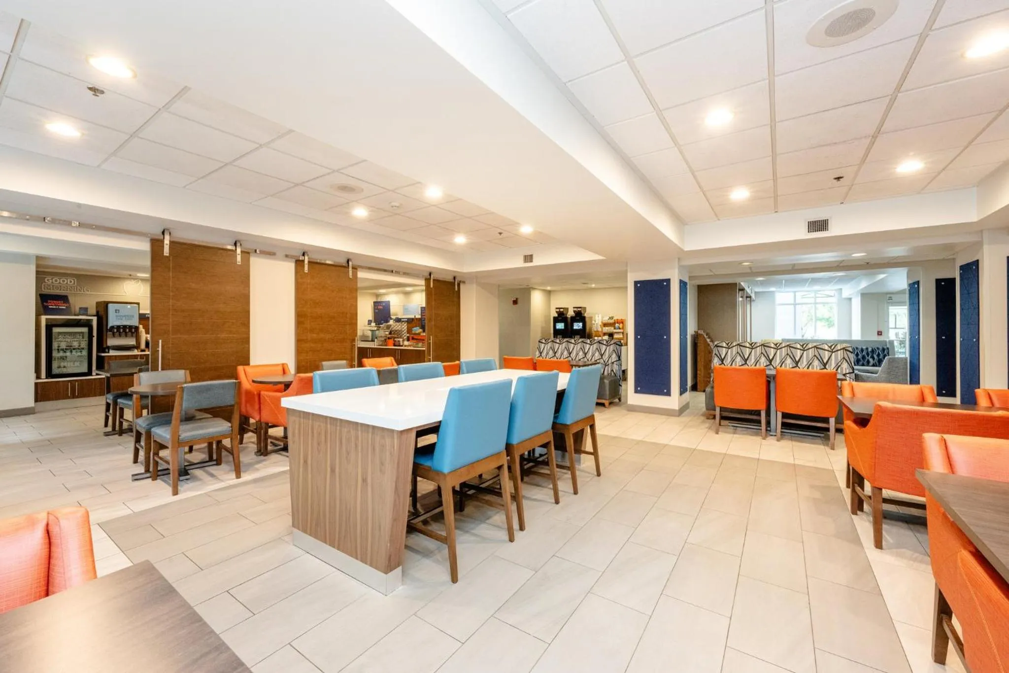 Breakfast in Holiday Inn Express Hotel & Suites Charleston - Northwoods by IHG