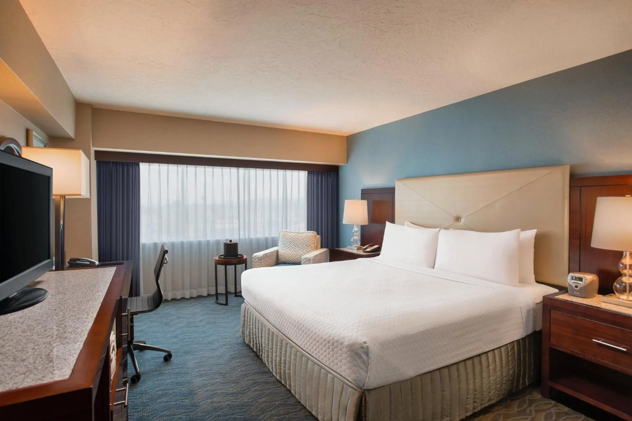 Photo of the whole room, Bed in Crowne Plaza Hotel Los Angeles Harbor by IHG