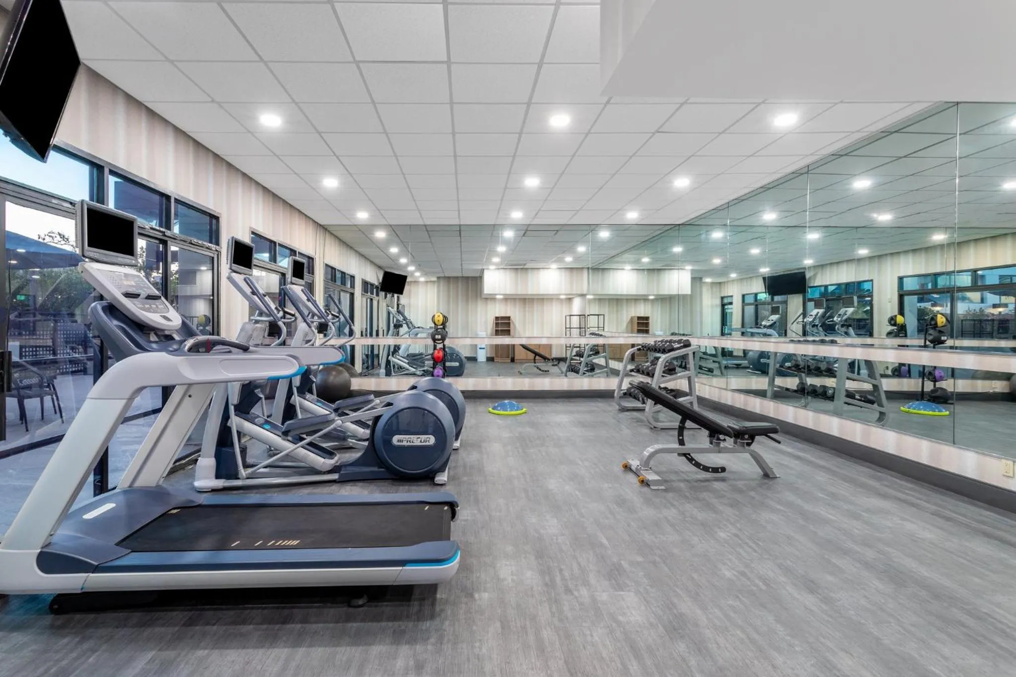 Spa and wellness centre/facilities in Crowne Plaza Hotel Los Angeles Harbor by IHG