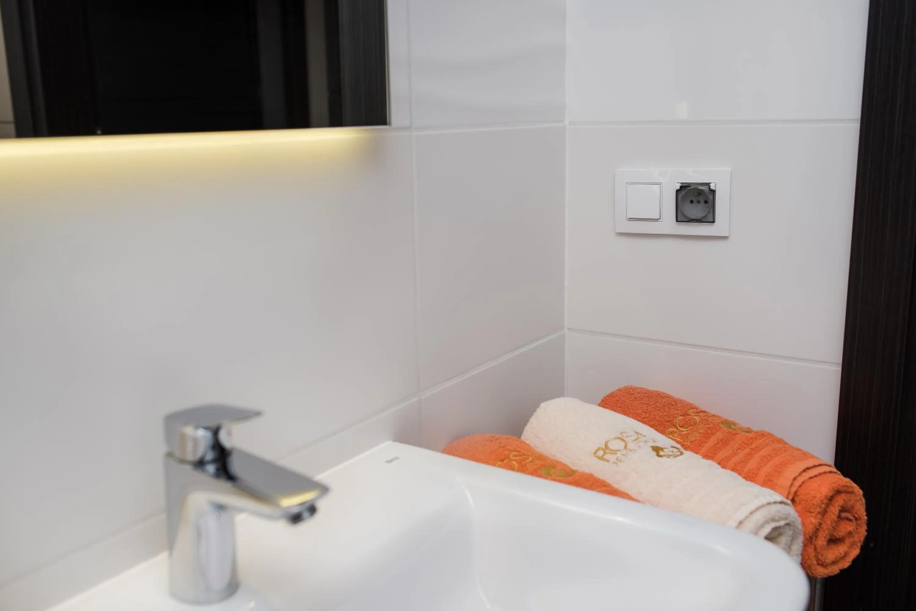 Bathroom, Bed in Rosa Apartamenty