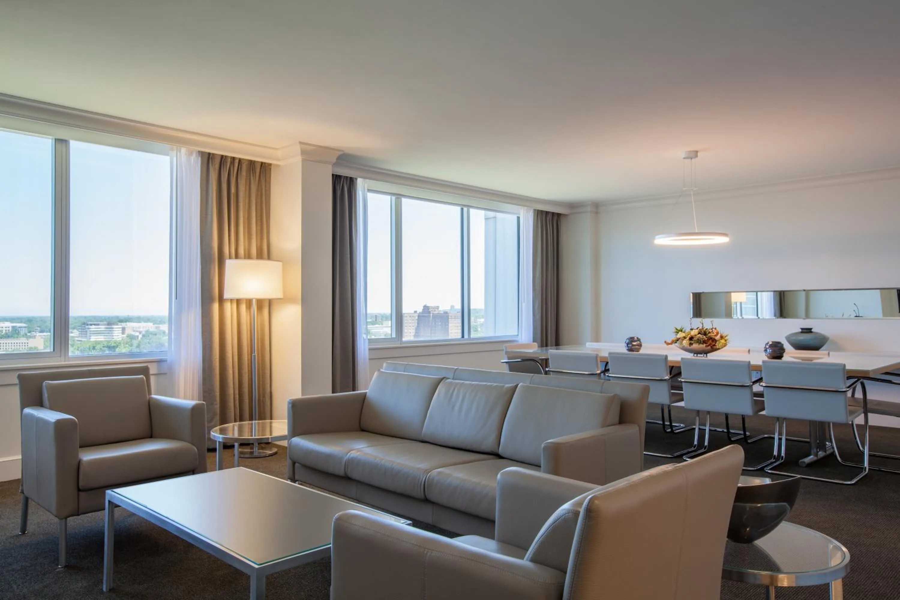 Photo of the whole room in InterContinental Cleveland by IHG