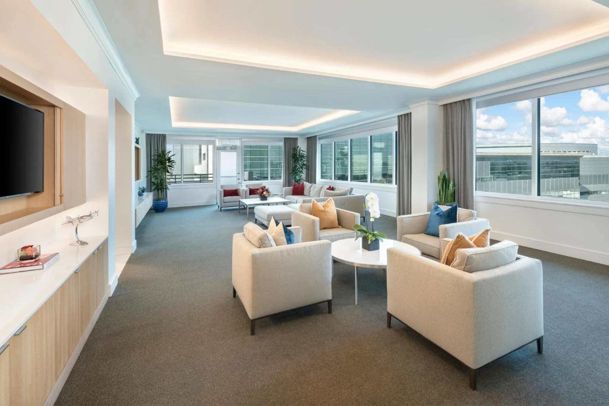 Photo of the whole room in InterContinental Cleveland by IHG