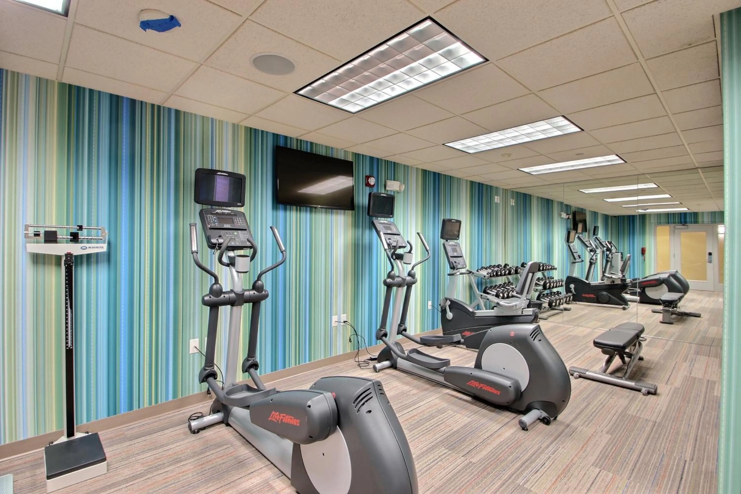 Spa and wellness centre/facilities in Holiday Inn Express Hotel & Suites Milwaukee Airport by IHG