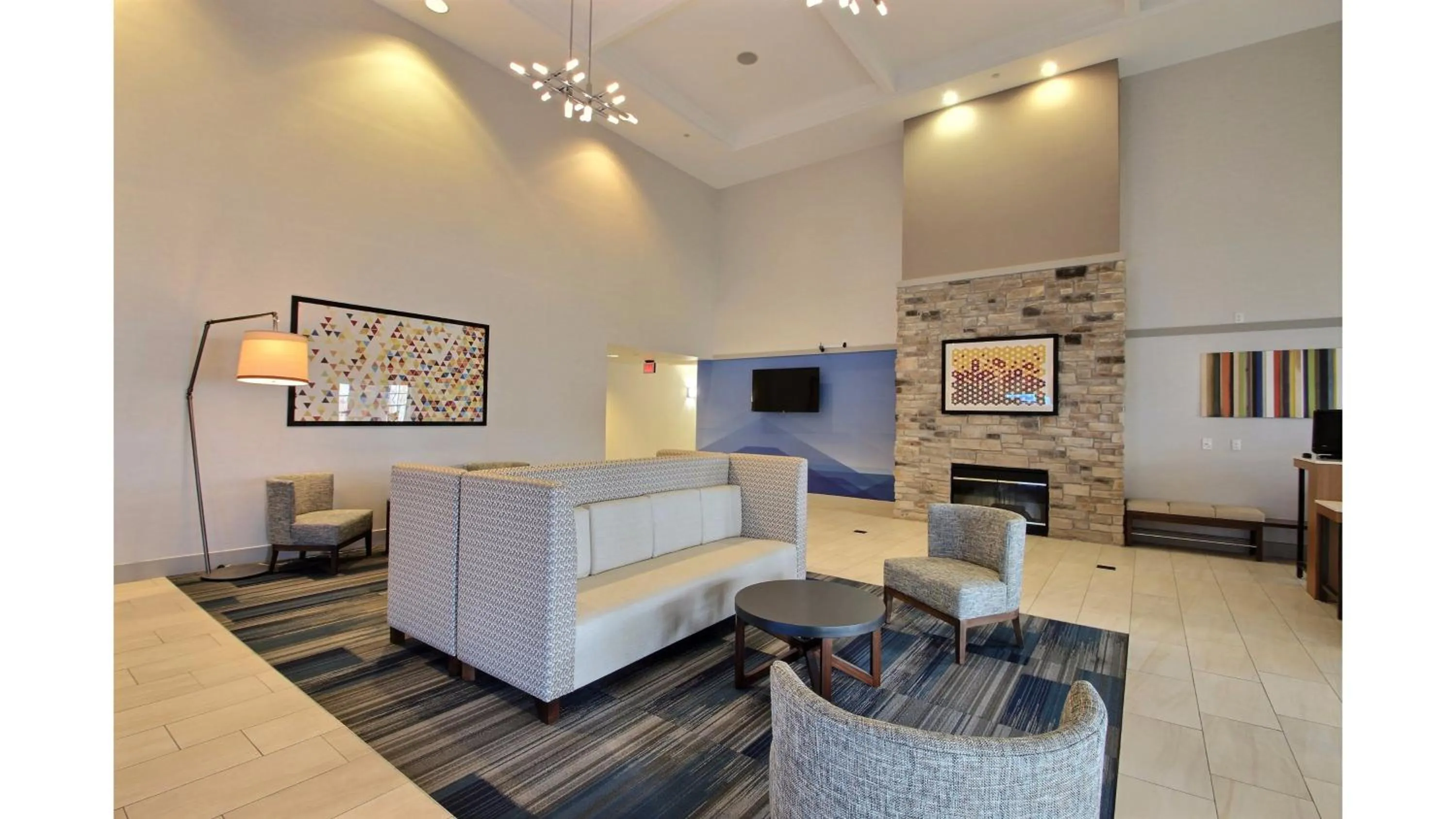 Property building in Holiday Inn Express Hotel & Suites Milwaukee Airport by IHG