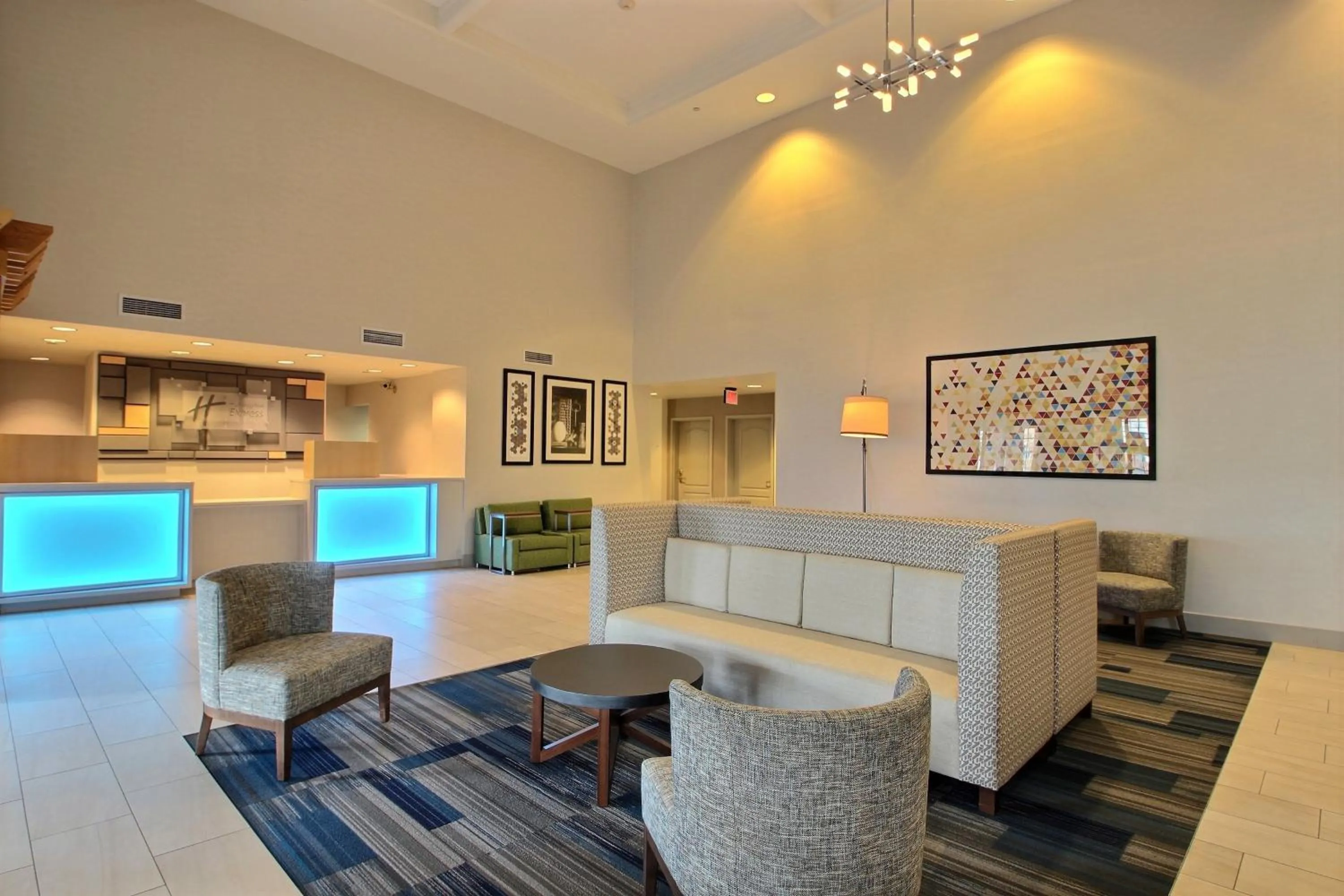 Property building in Holiday Inn Express Hotel & Suites Milwaukee Airport by IHG