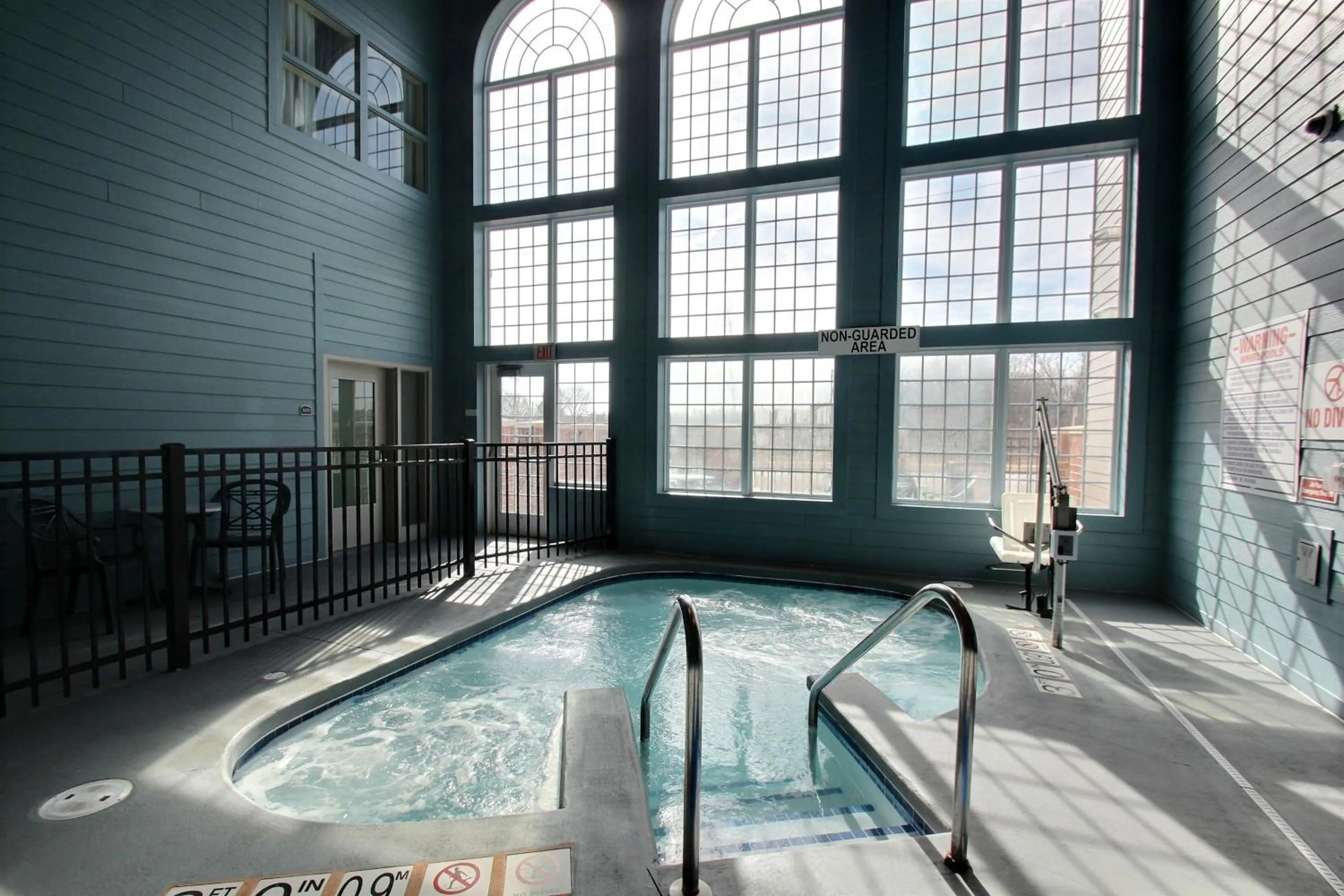 Swimming pool in Holiday Inn Express Hotel & Suites Milwaukee Airport by IHG