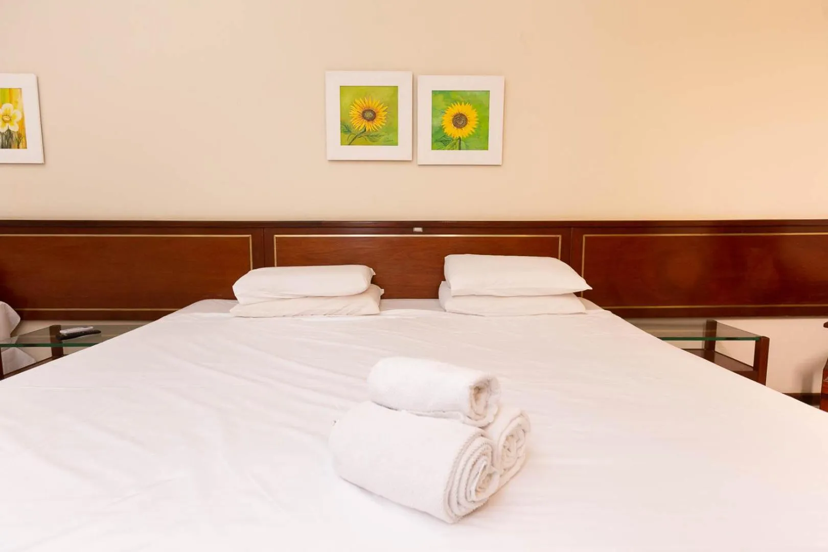 Bedroom, Bed in Rede Andrade Canada