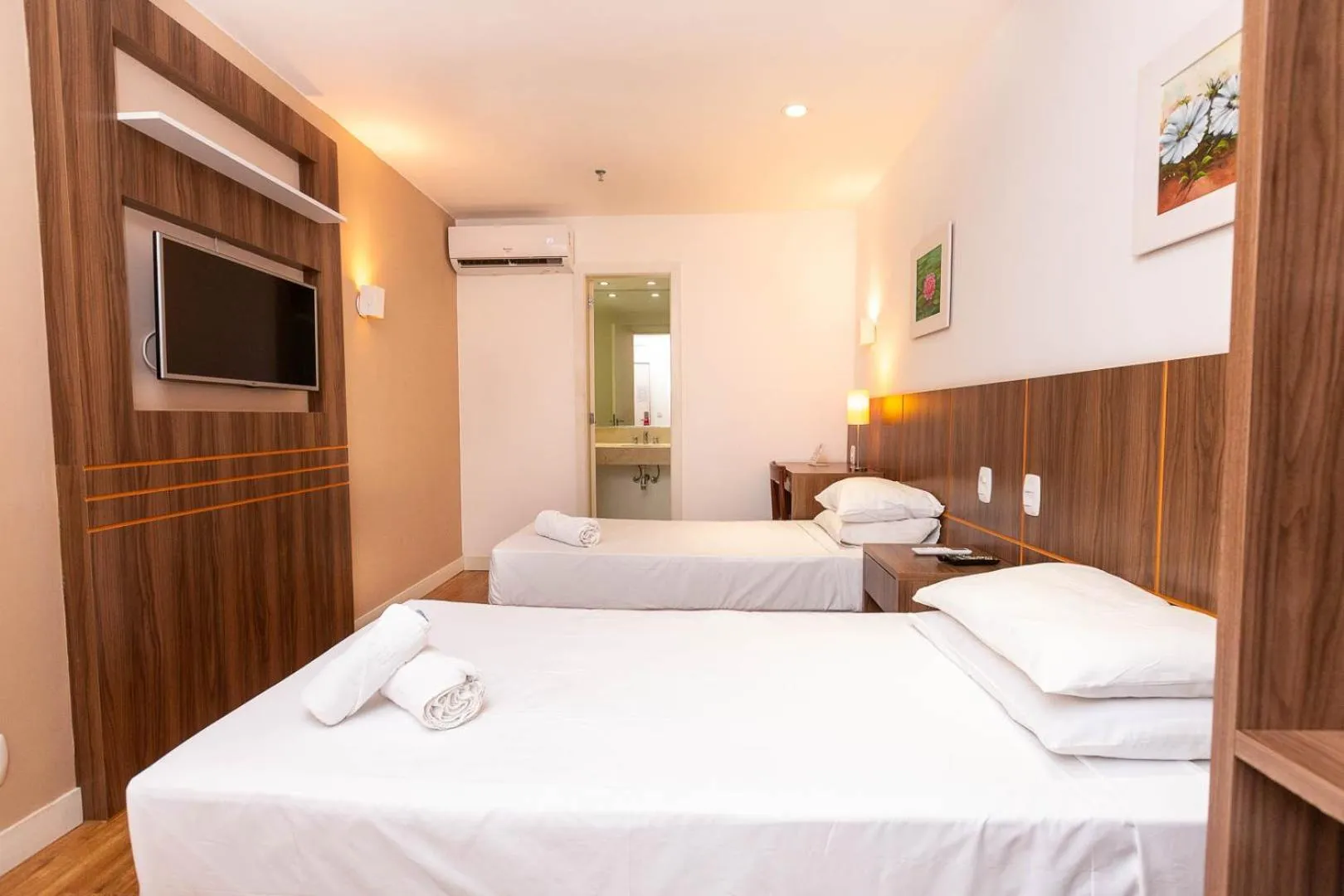 Bedroom, Bed in Rede Andrade Canada