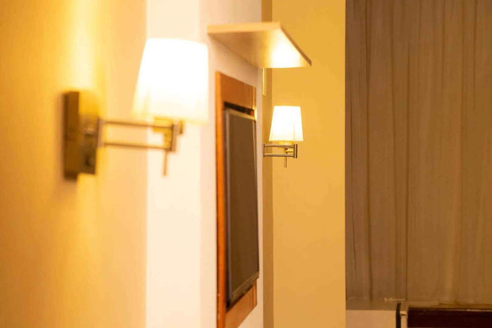 wardrobe in Rede Andrade Canada