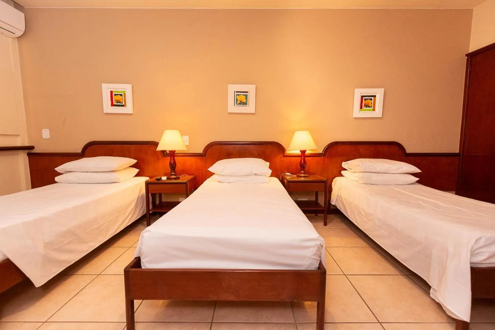 Bedroom, Bed in Rede Andrade Canada