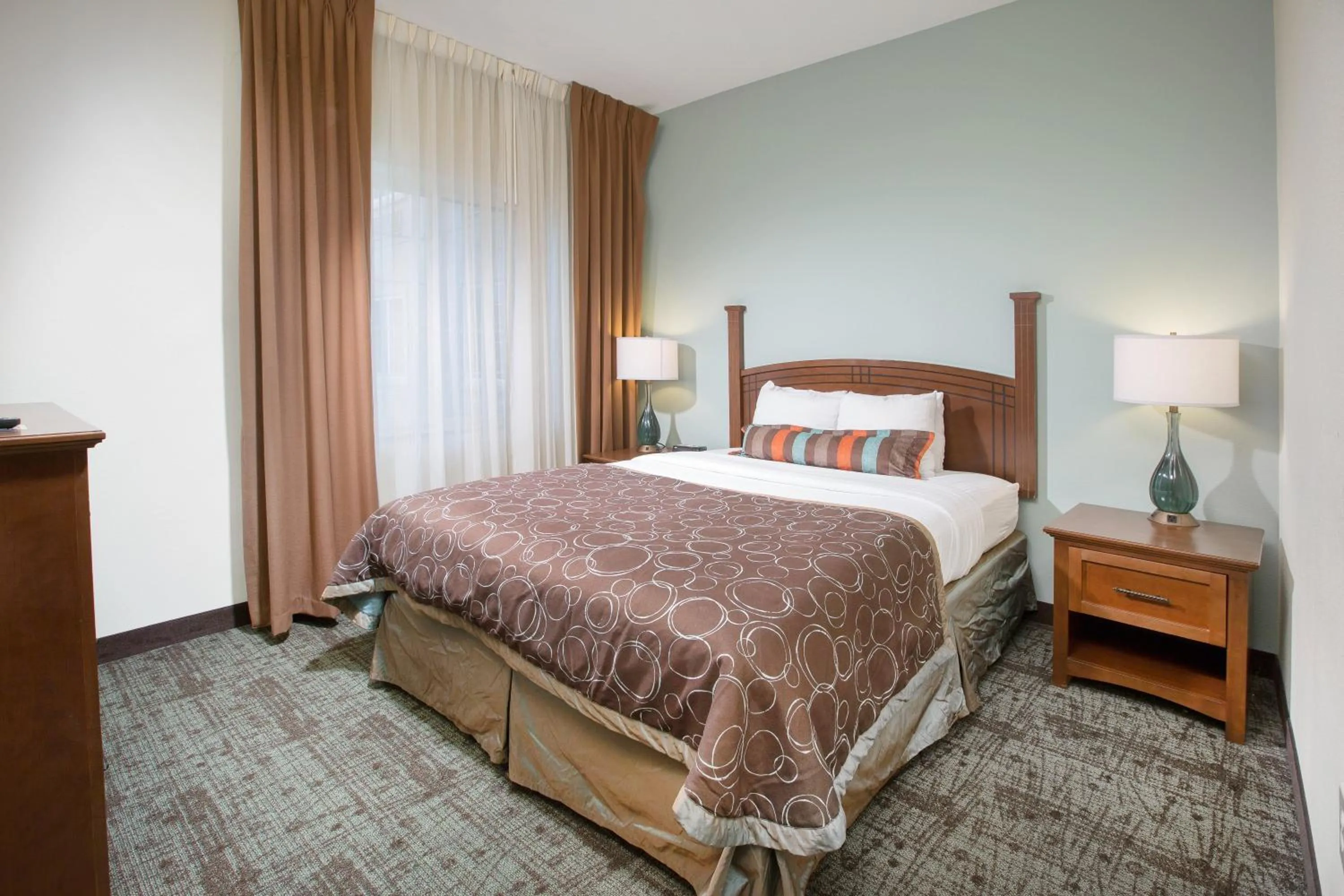 Photo of the whole room, Bed in Staybridge Suites Augusta by IHG