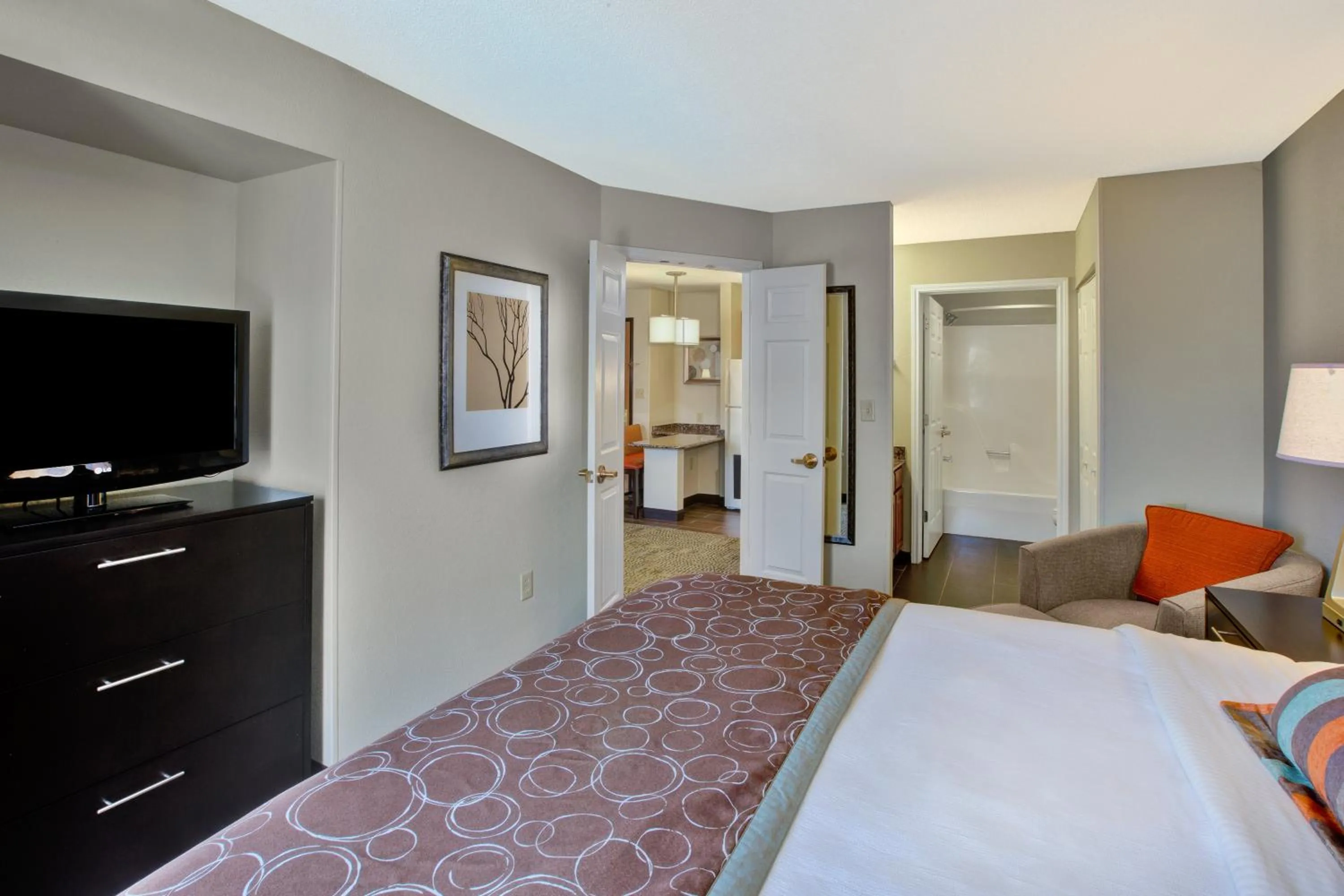 Photo of the whole room, Bed in Staybridge Suites Louisville - East by IHG