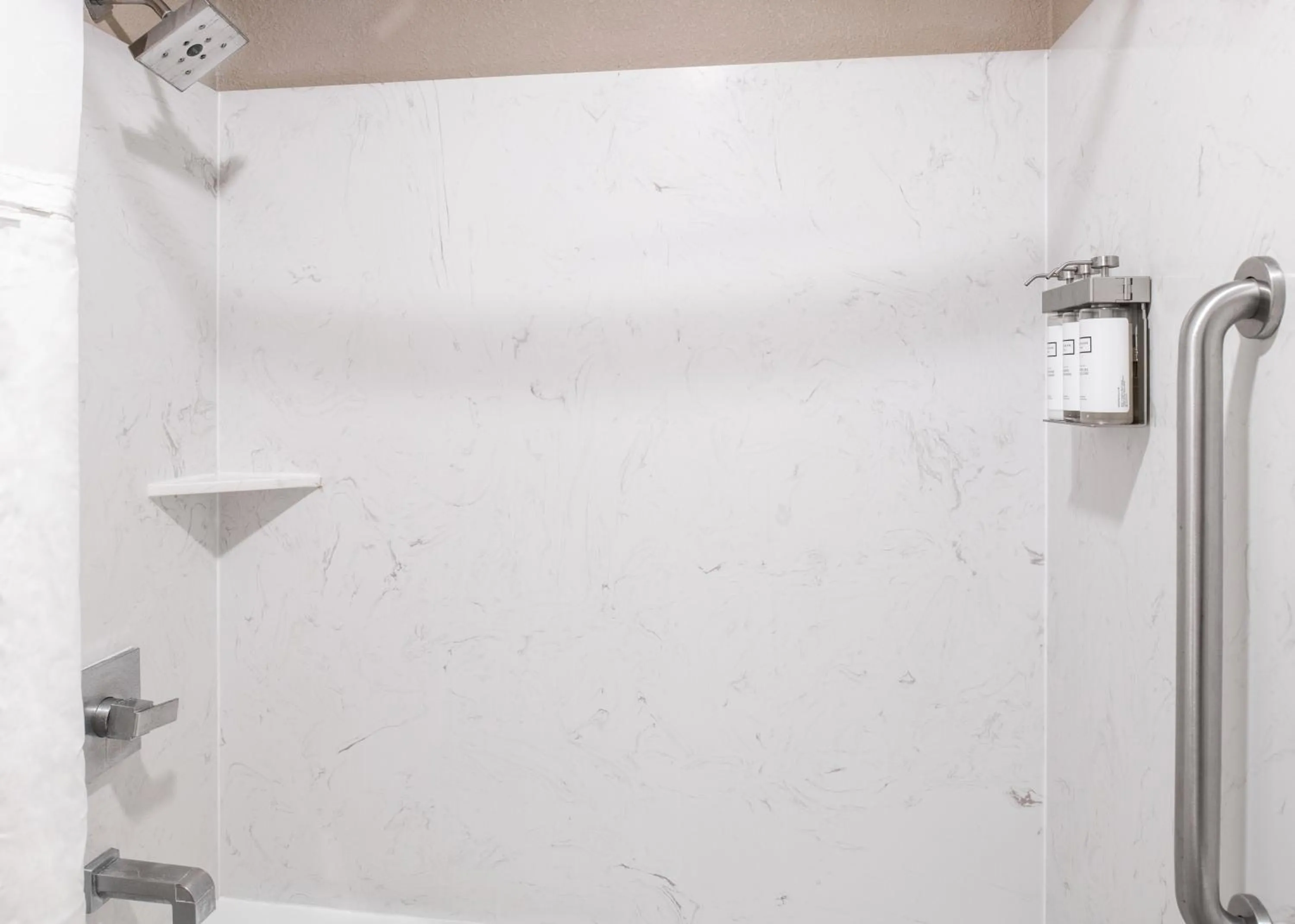 Shower in Yosemite Westgate Lodge