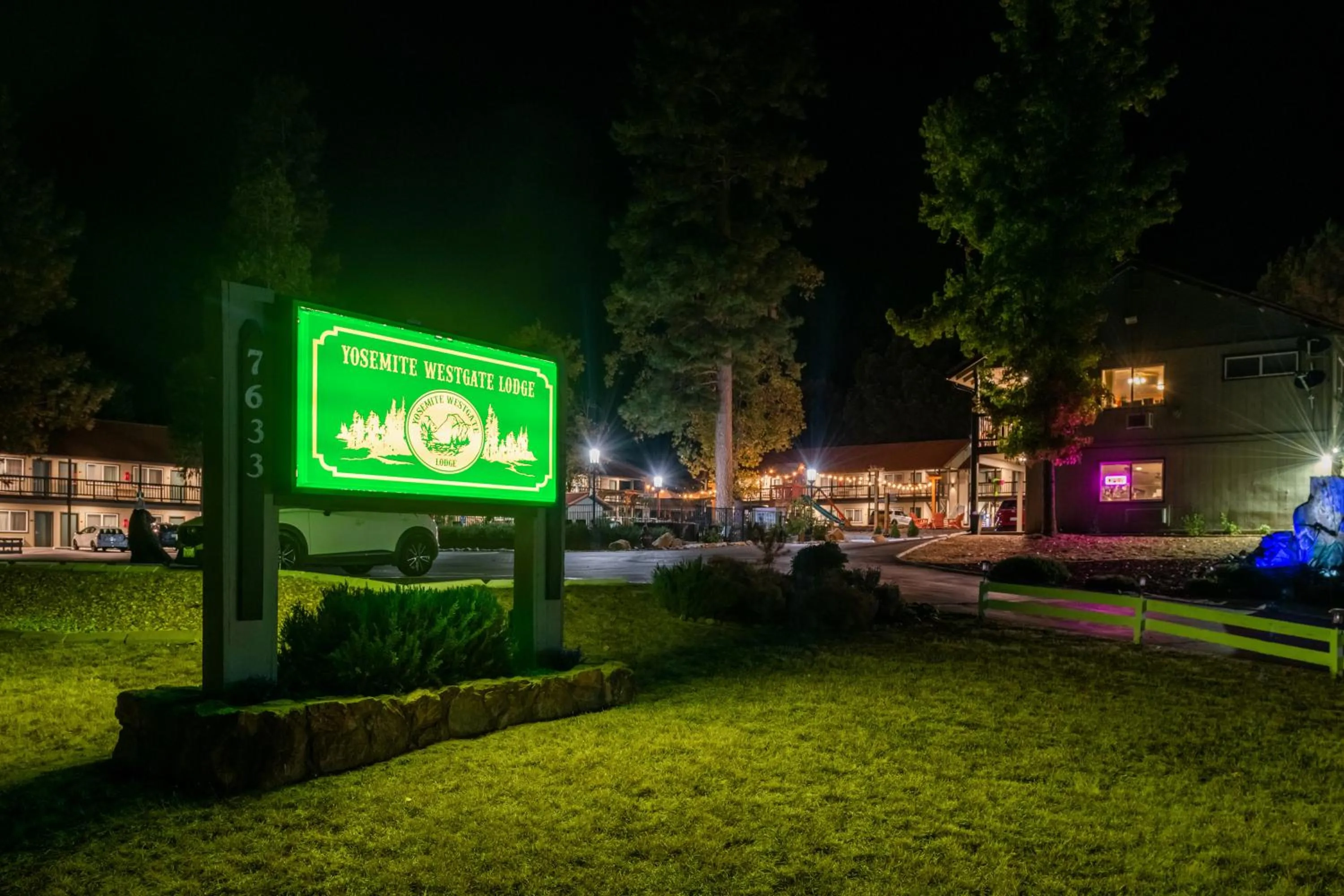 Property building in Yosemite Westgate Lodge