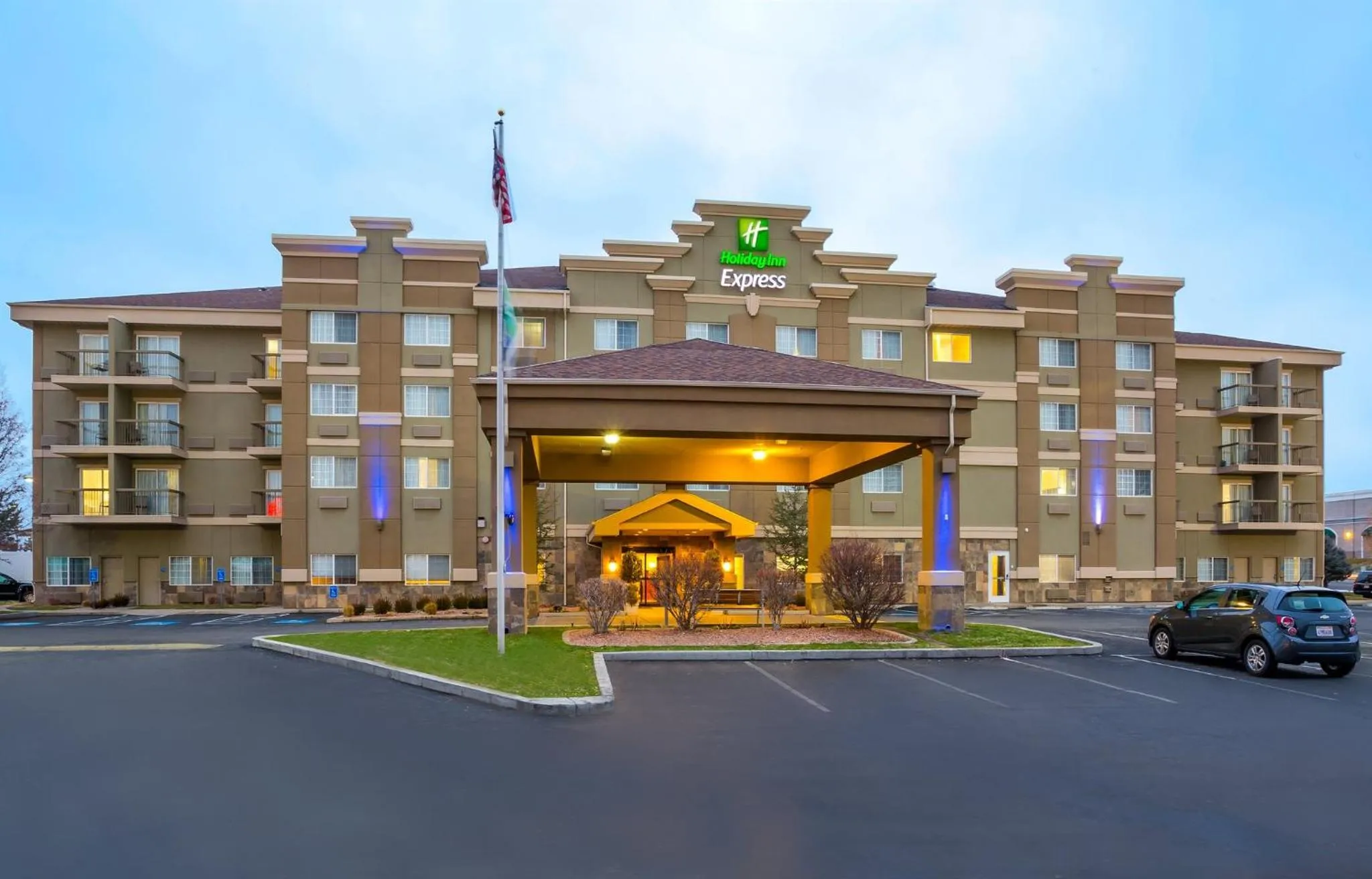 Property building in Holiday Inn Express Layton - I-15 by IHG
