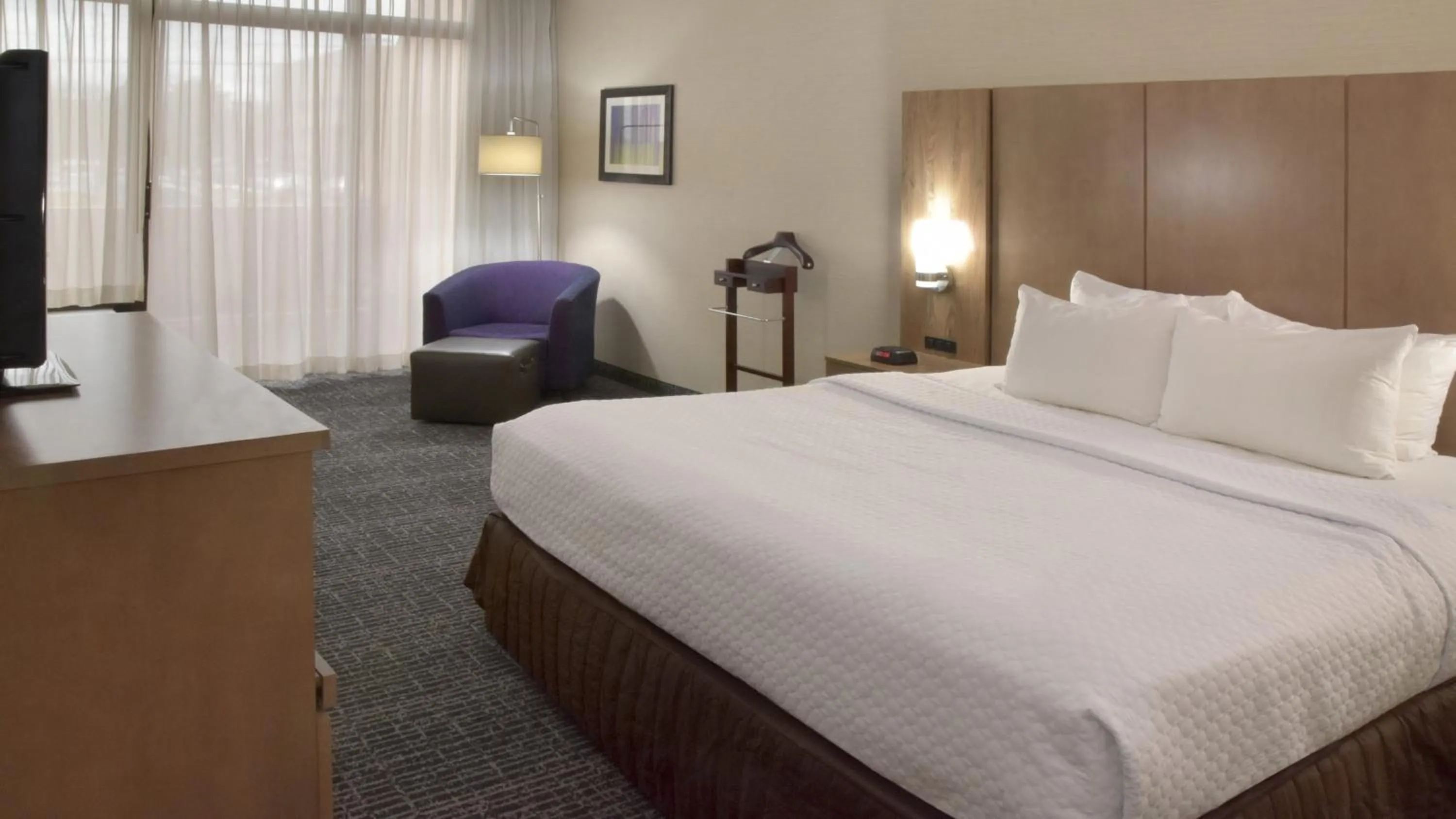 Photo of the whole room, Bed in Crowne Plaza Cleveland Airport by IHG