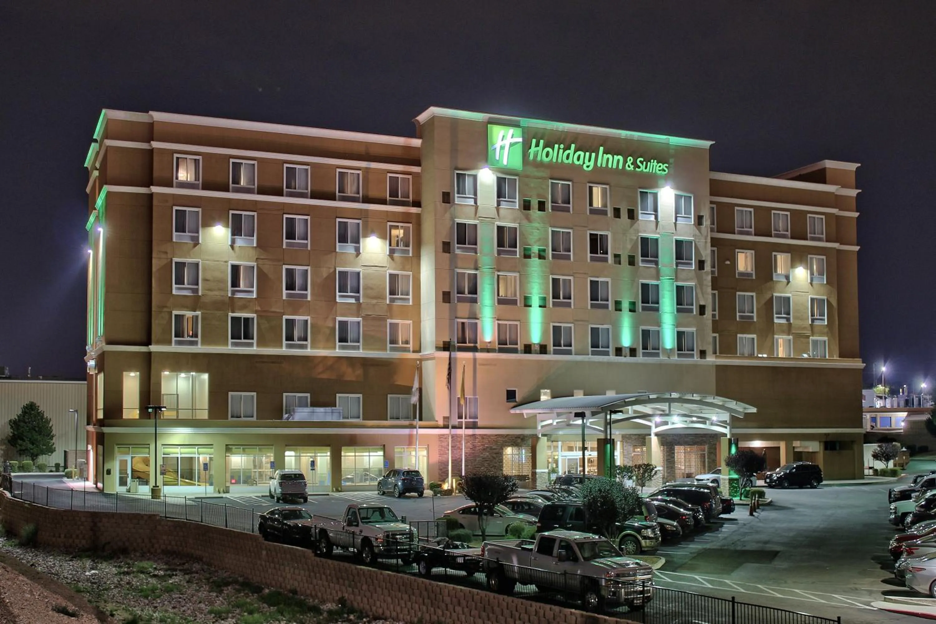 Property building in Holiday Inn & Suites Albuquerque-North I-25 by IHG
