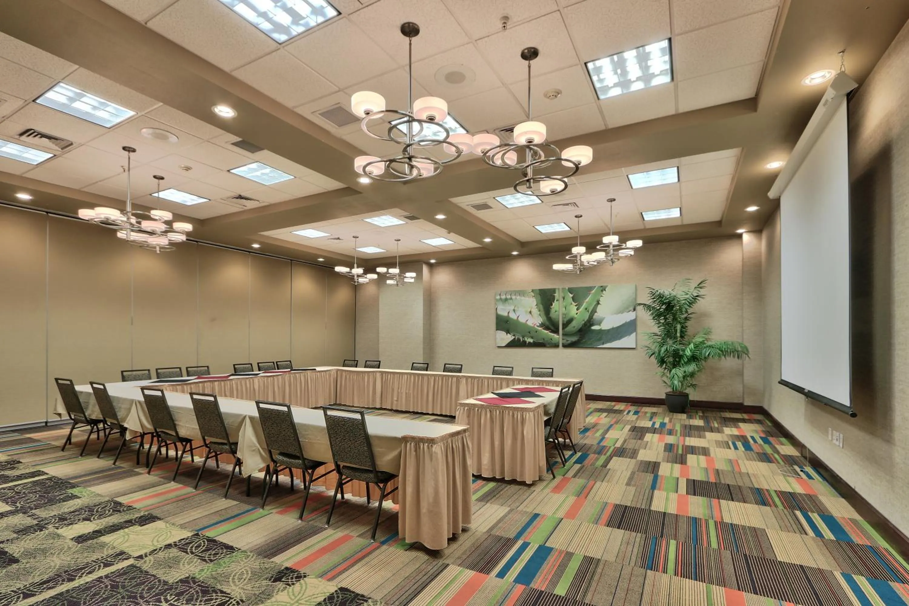 Meeting/conference room in Holiday Inn & Suites Albuquerque-North I-25 by IHG