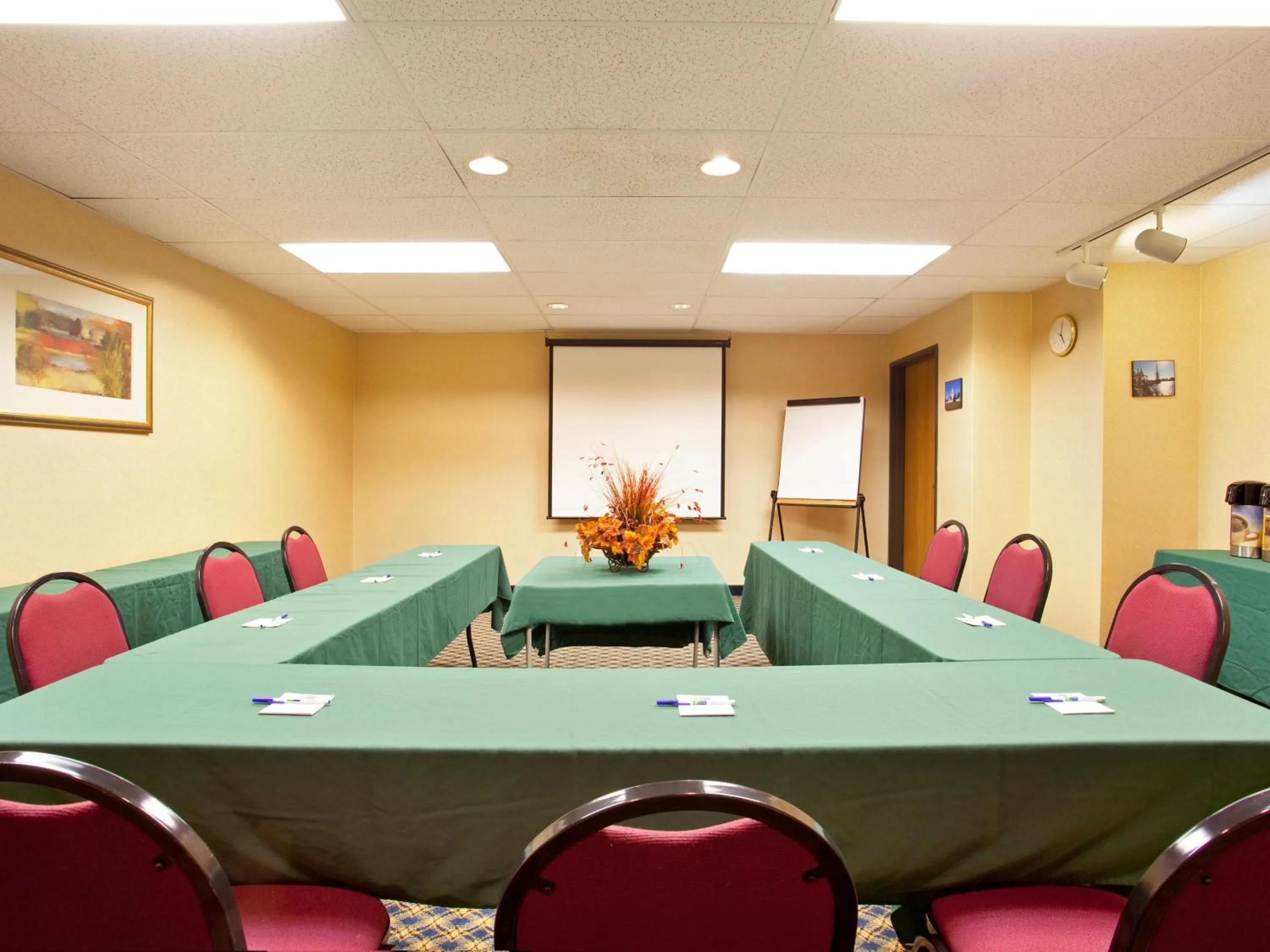 Meeting/conference room in Country Inn & Suites by Radisson, Mt Pleasant-Racine West, WI