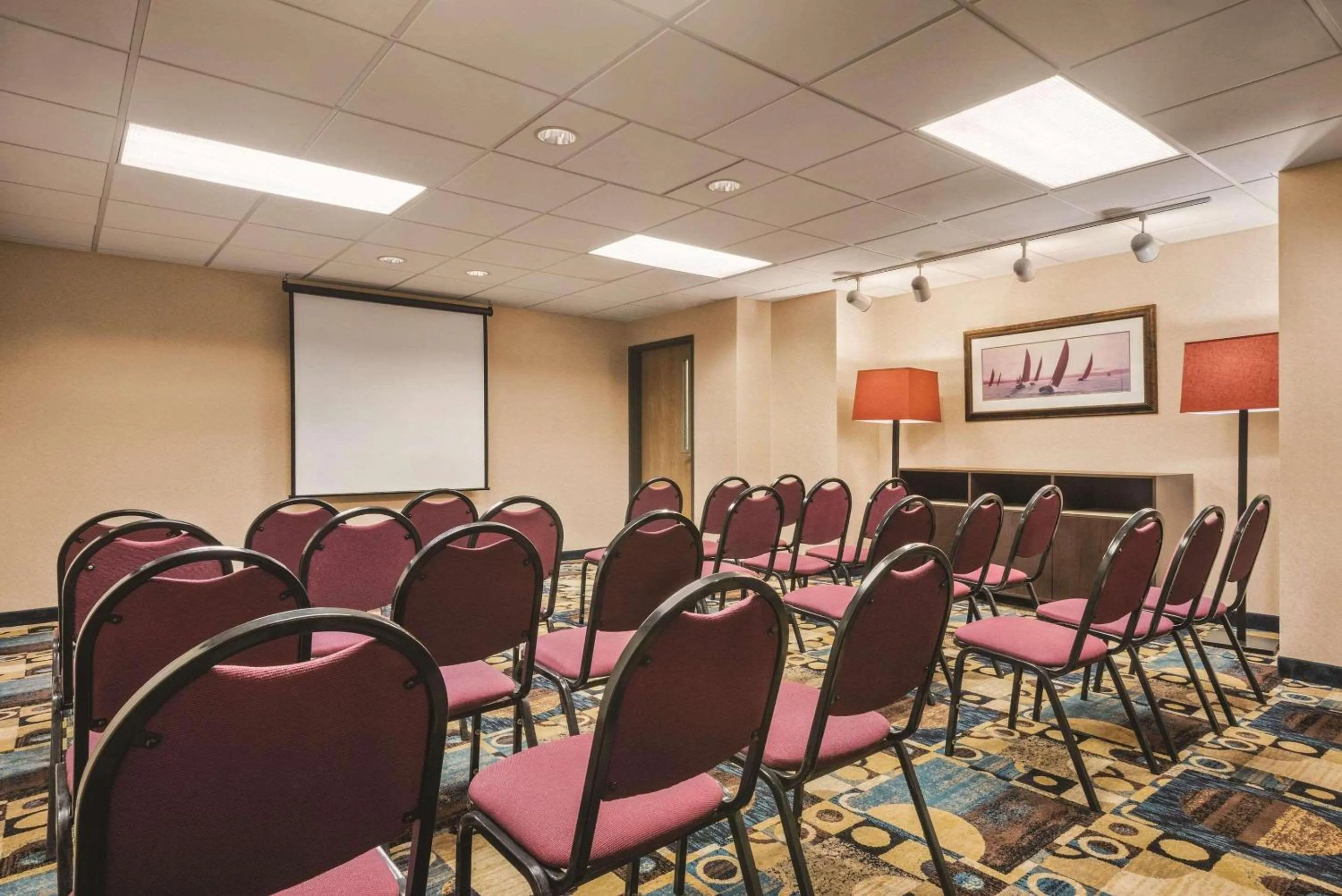 Meeting/conference room in Country Inn & Suites by Radisson, Mt Pleasant-Racine West, WI