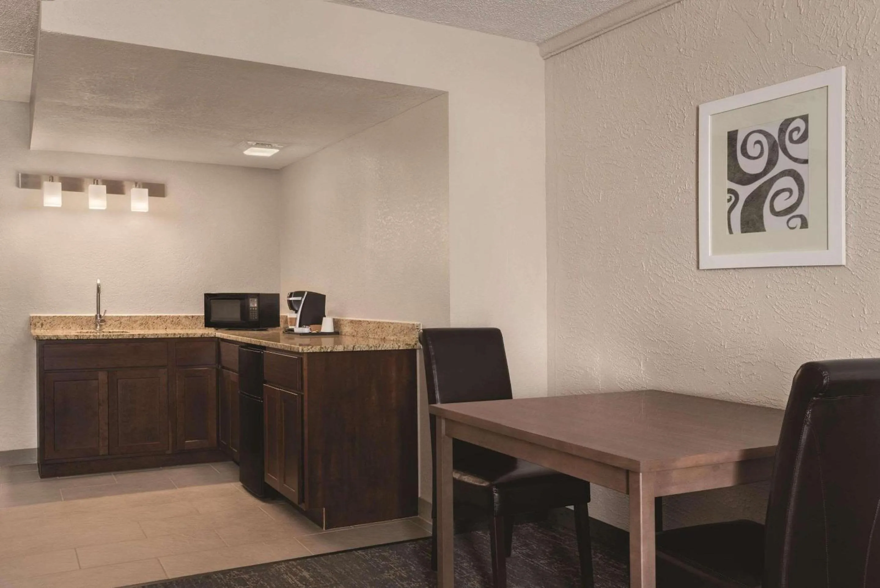 Bedroom in Country Inn & Suites by Radisson, Mt Pleasant-Racine West, WI