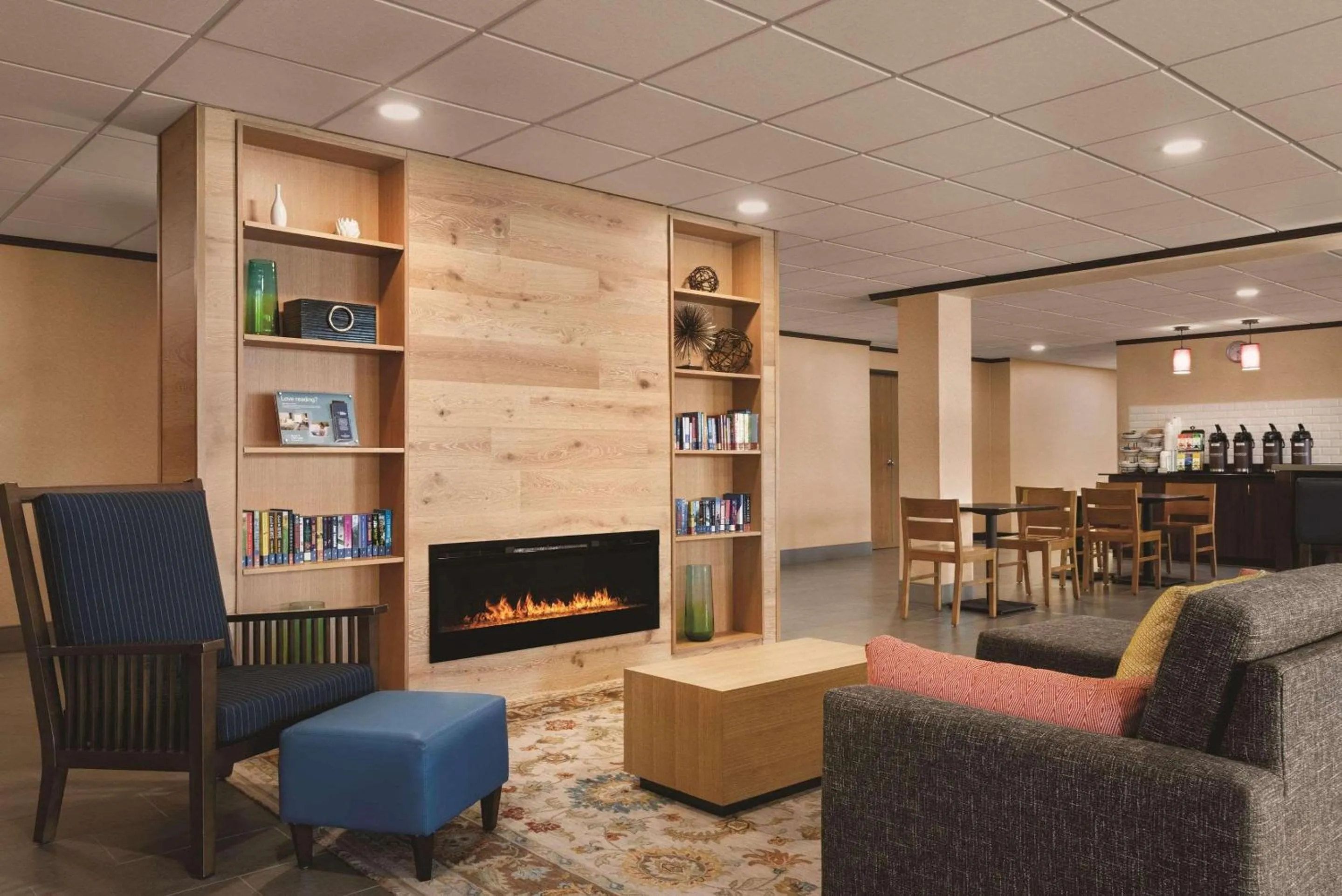 Lobby or reception in Country Inn & Suites by Radisson, Mt Pleasant-Racine West, WI