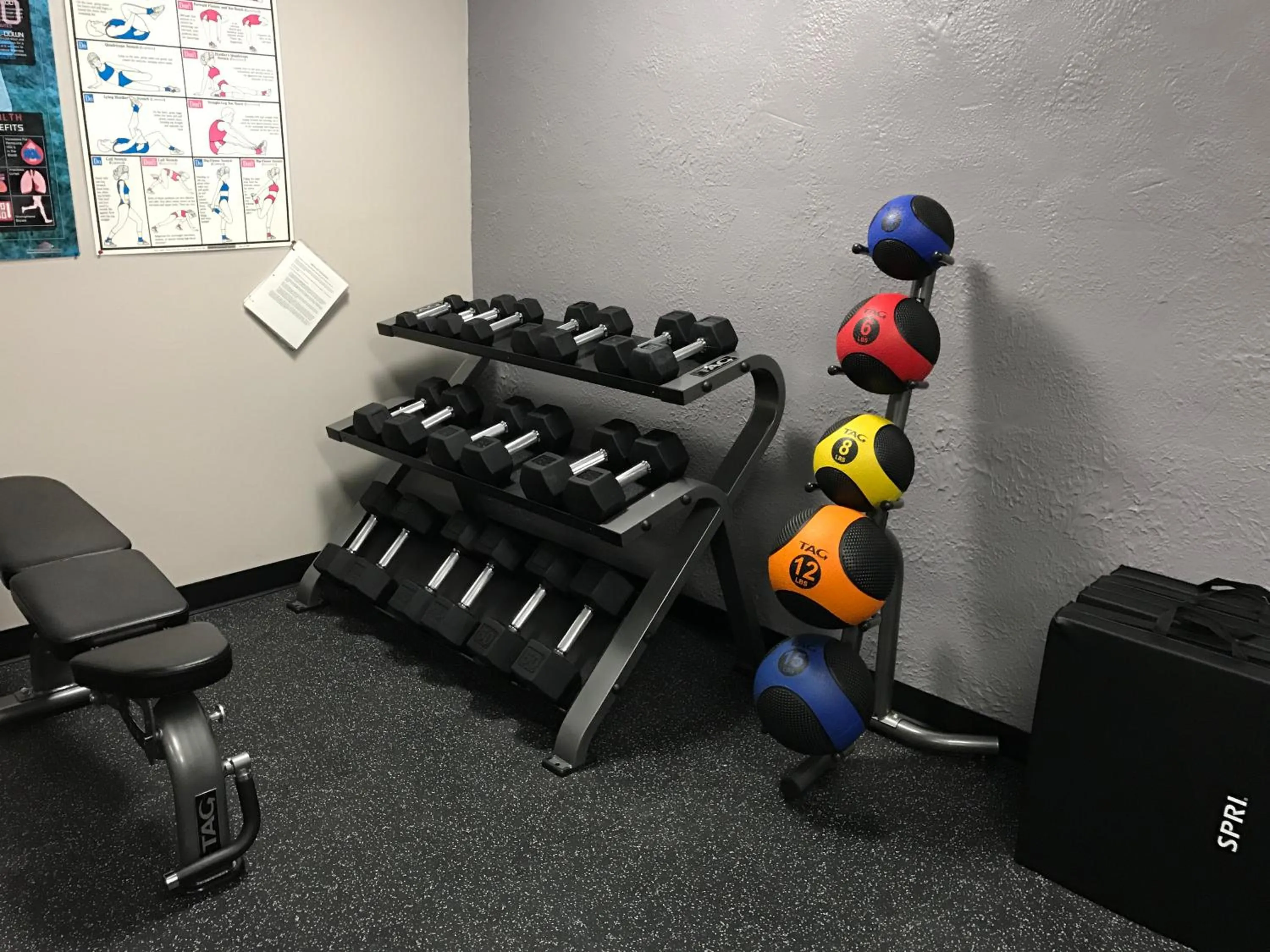 Fitness centre/facilities in Country Inn & Suites by Radisson, Mt Pleasant-Racine West, WI