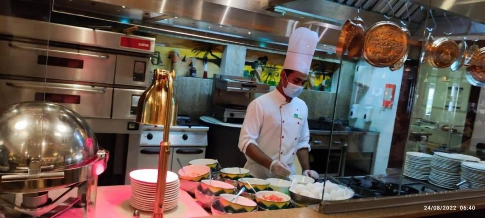 Kitchen or kitchenette in Holiday Inn Al Khobar - Corniche by IHG