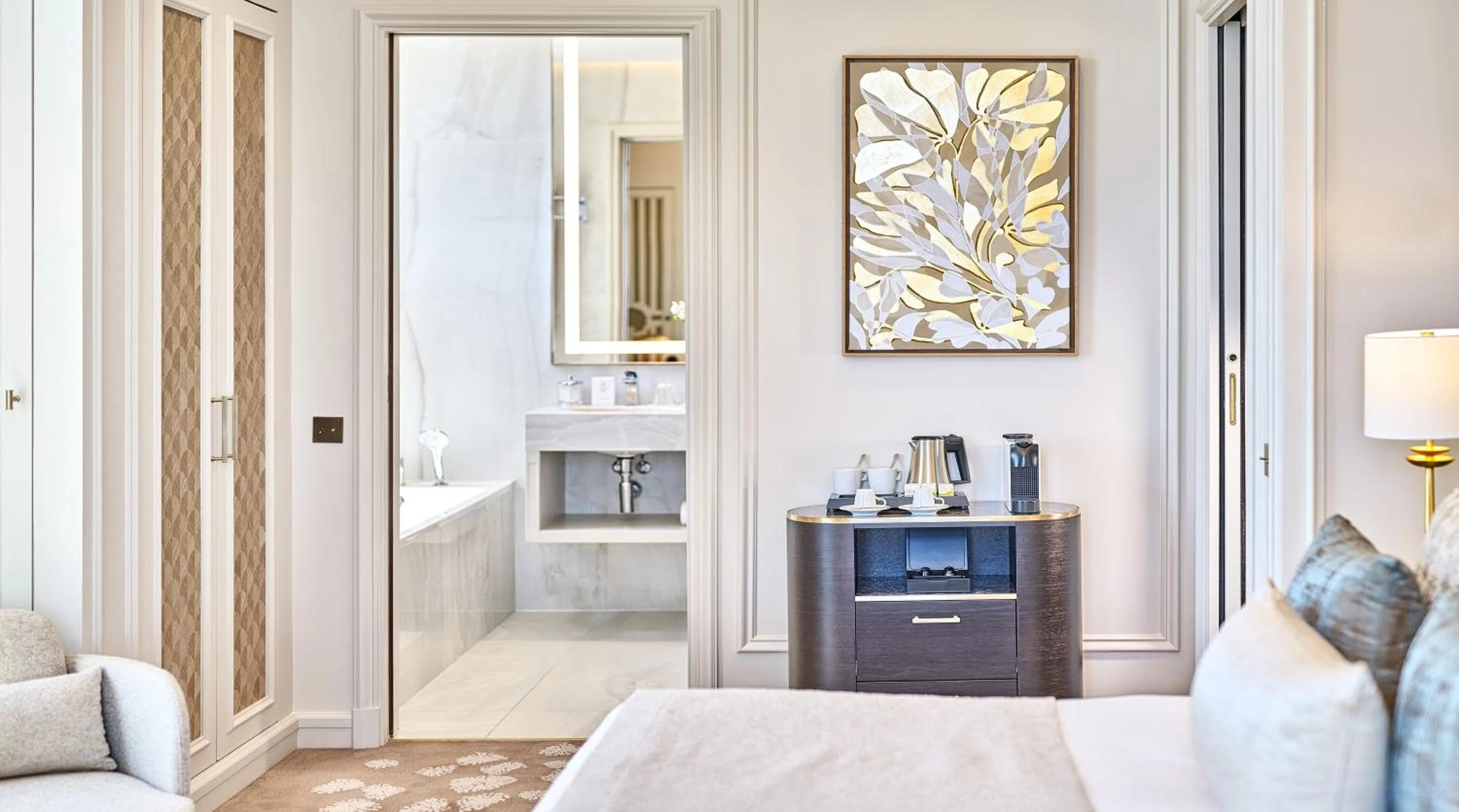 Bed in La Réserve de Beaulieu