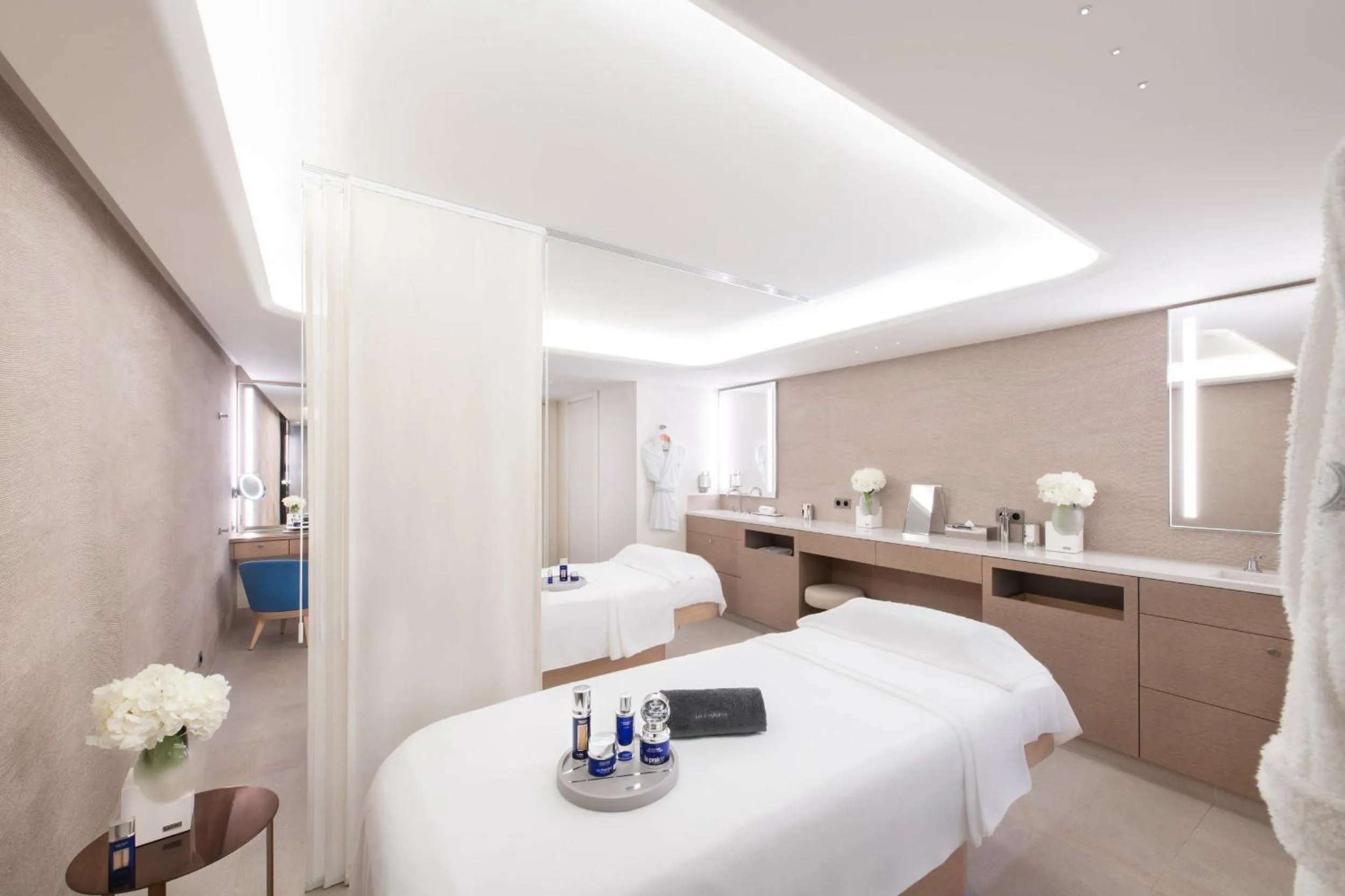 Spa and wellness centre/facilities, Bed in La Réserve de Beaulieu