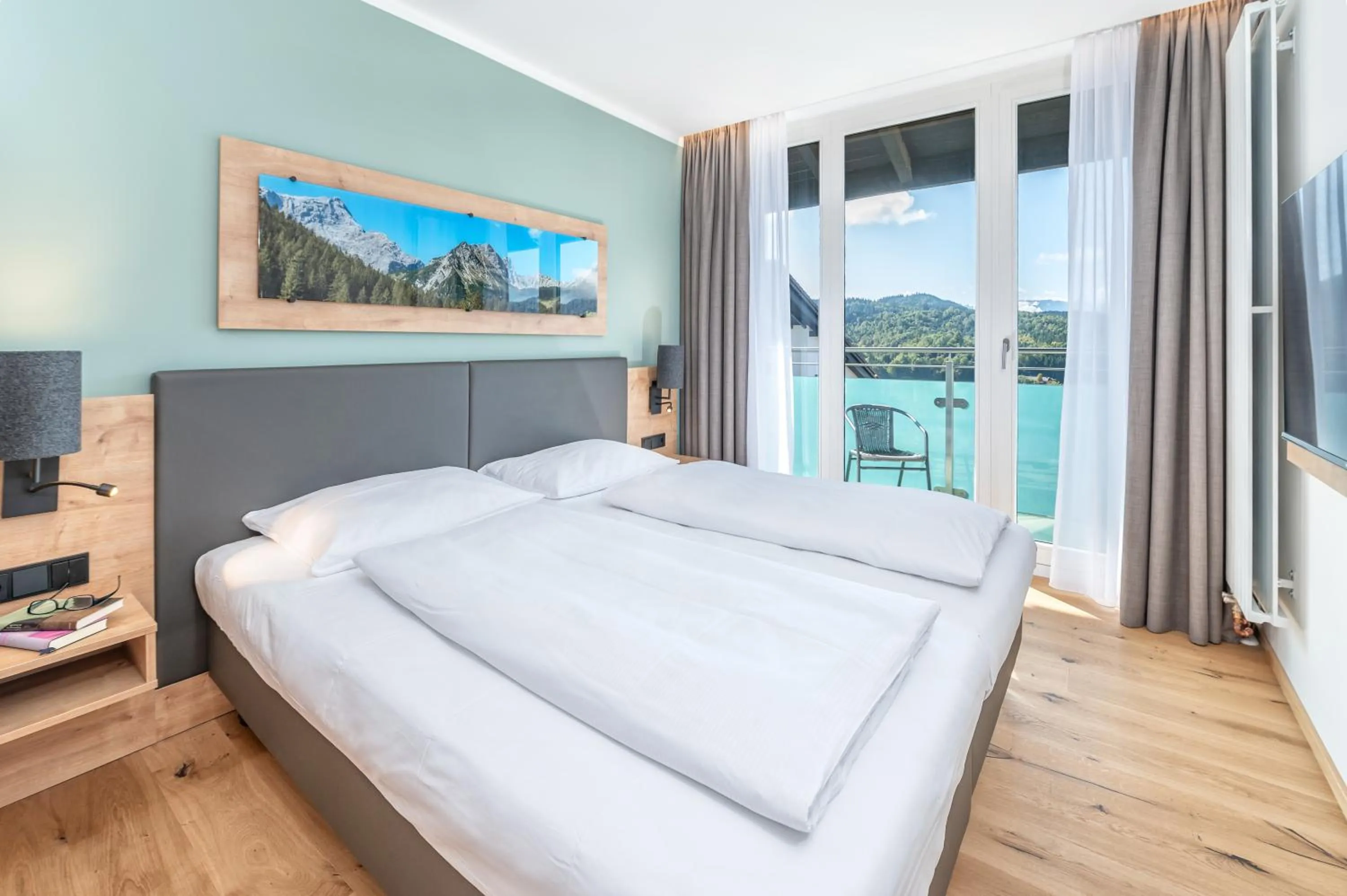 Bedroom, Bed in AllgäuStern Hotel