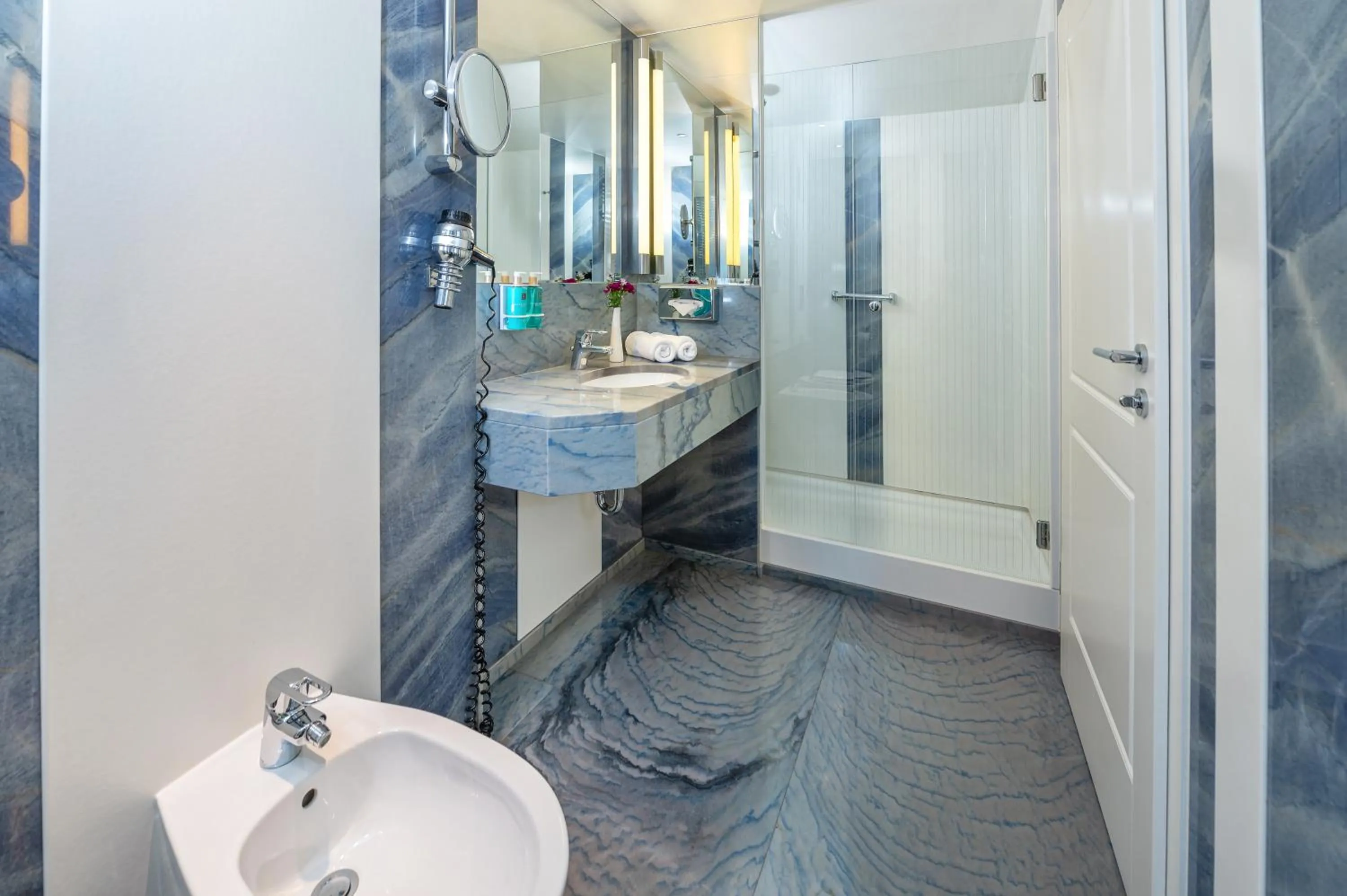 Photo of the whole room in AllgäuStern Hotel