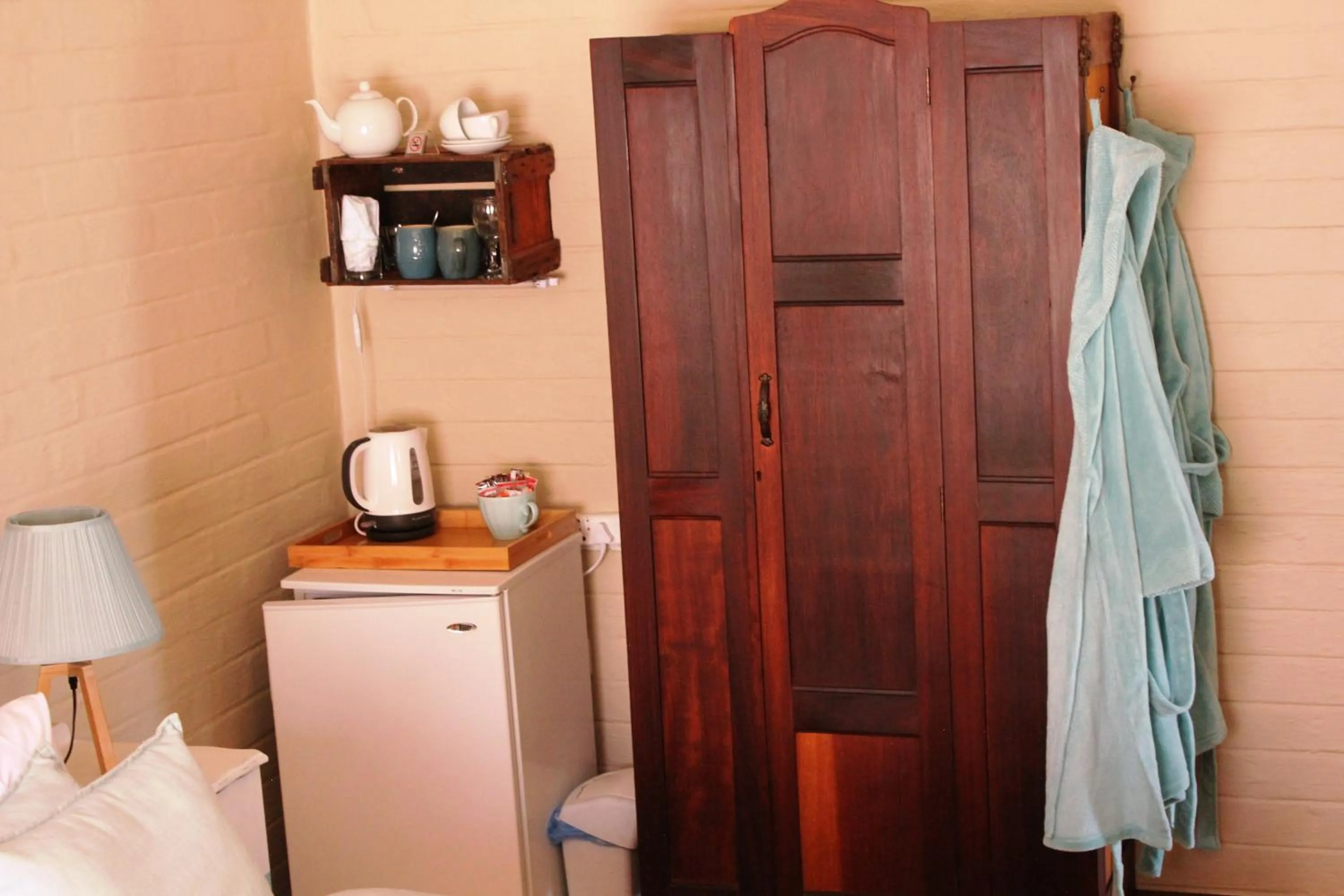 Kitchen or kitchenette in The-Ark B&B