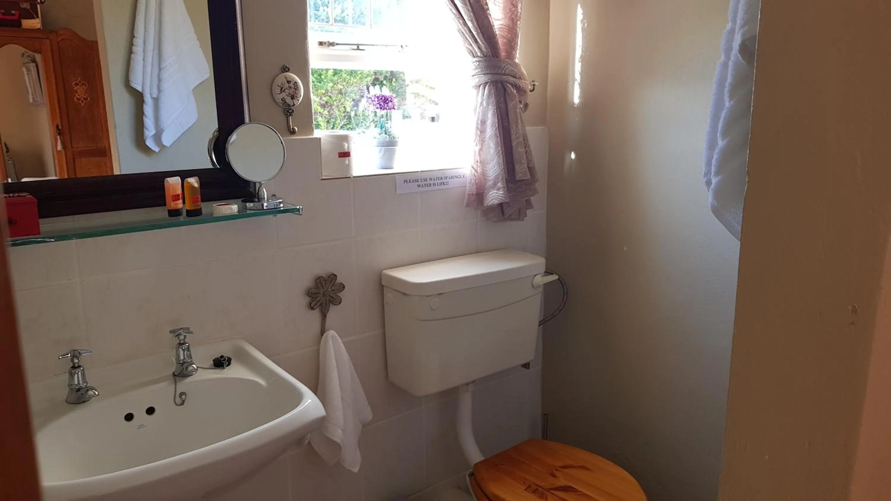 Shower in The-Ark B&B