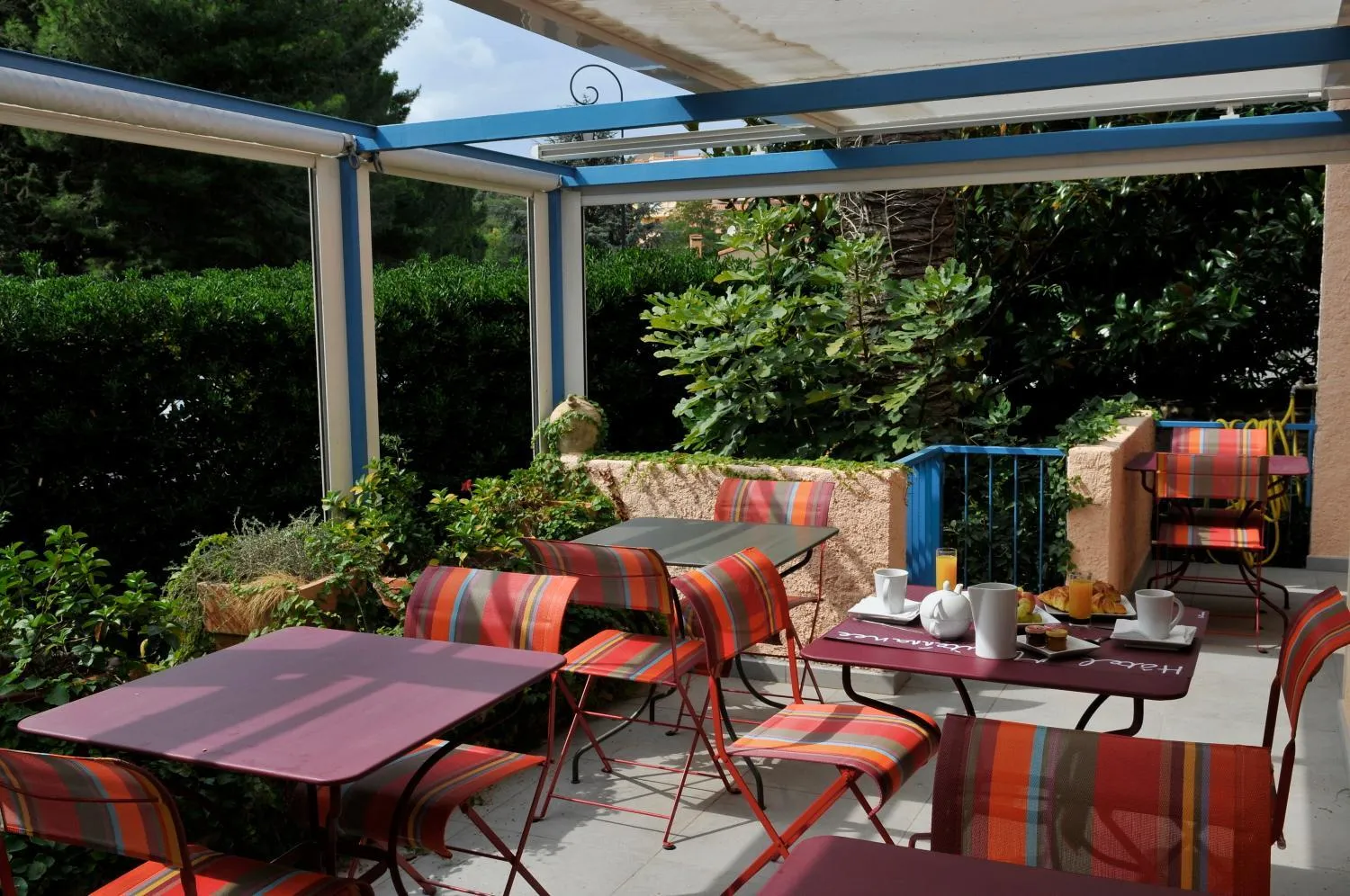 Restaurant/places to eat in Hotel Méditerranée