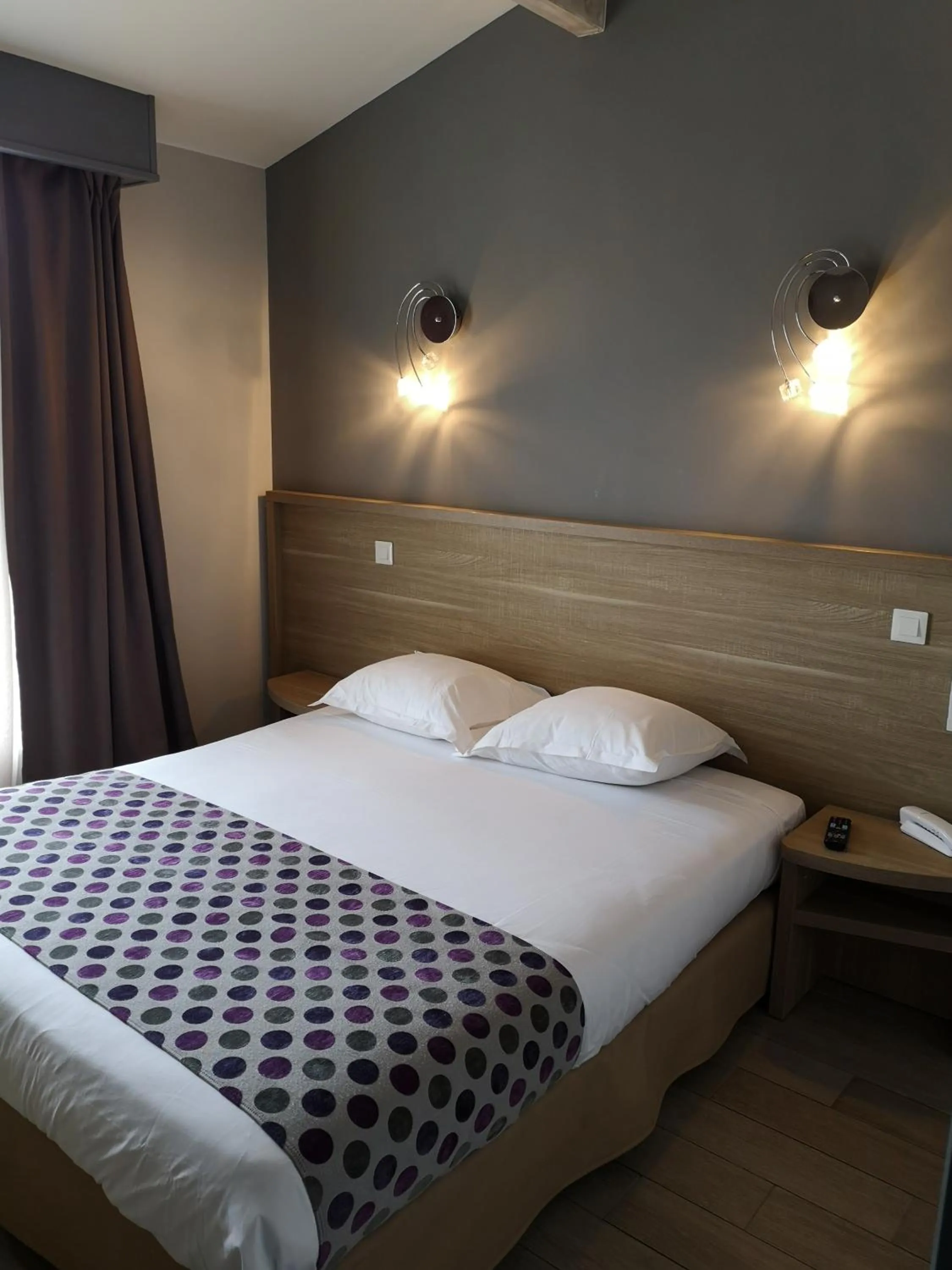 Photo of the whole room, Bed in Atoll Hotel restaurant