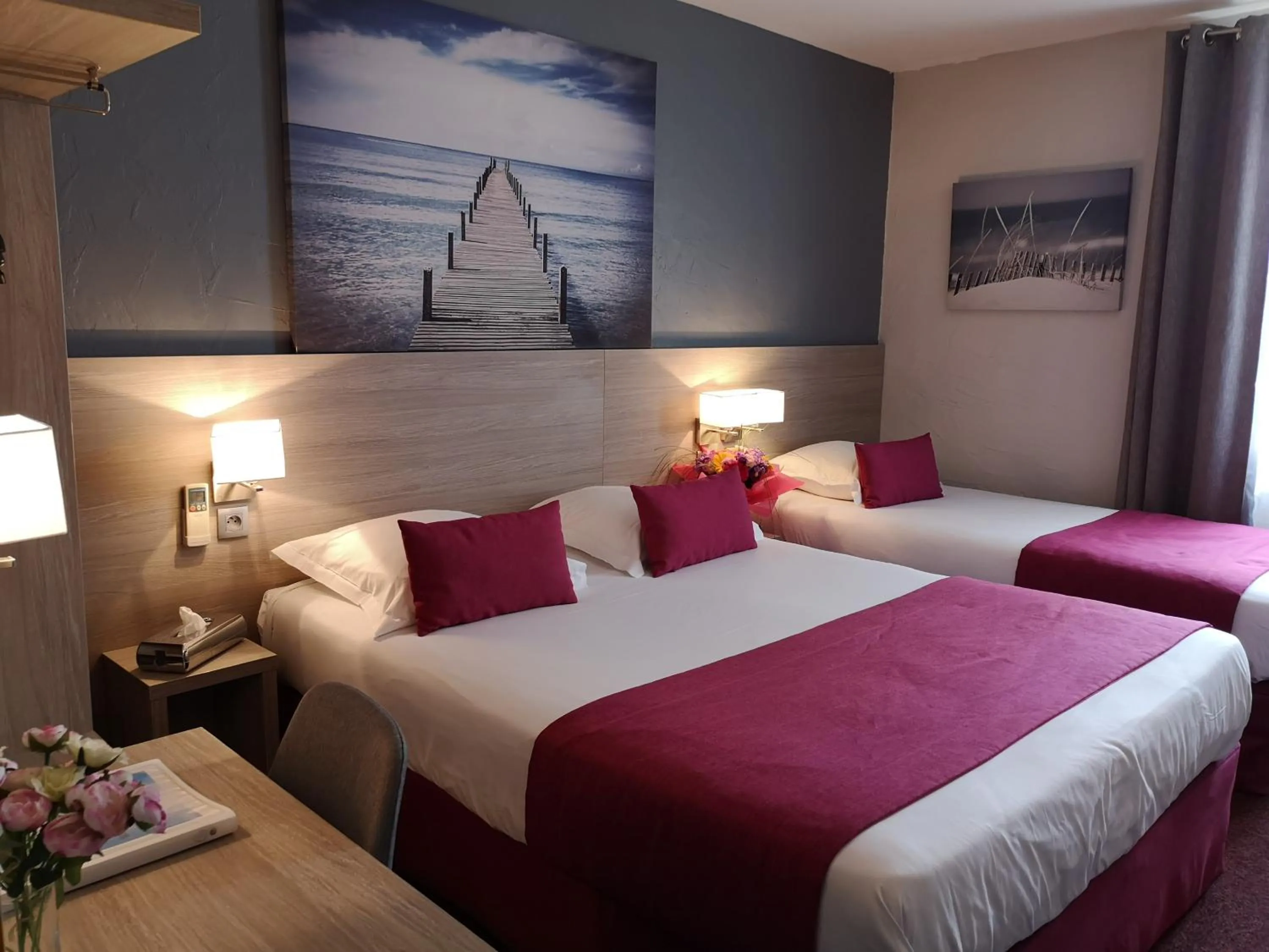 Bedroom, Bed in Atoll Hotel restaurant