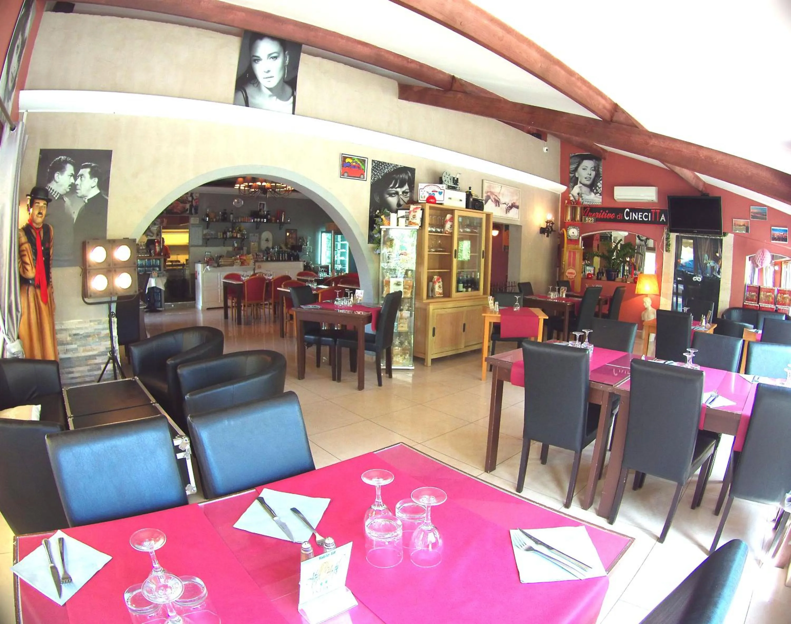 Restaurant/places to eat in Atoll Hotel restaurant