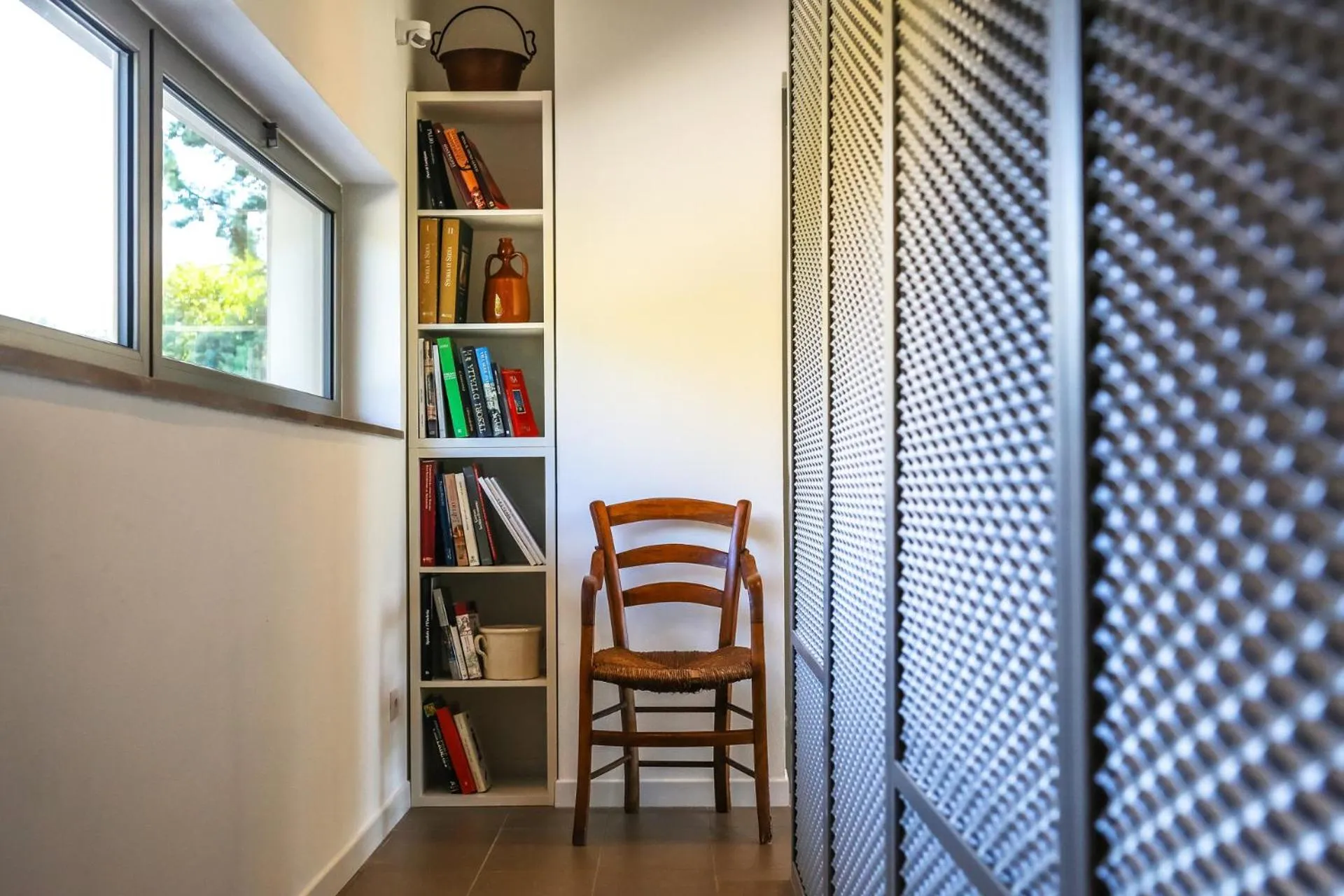 Decorative detail in B&B WarmUp Grosseto - Parcheggio incluso nella corte interna