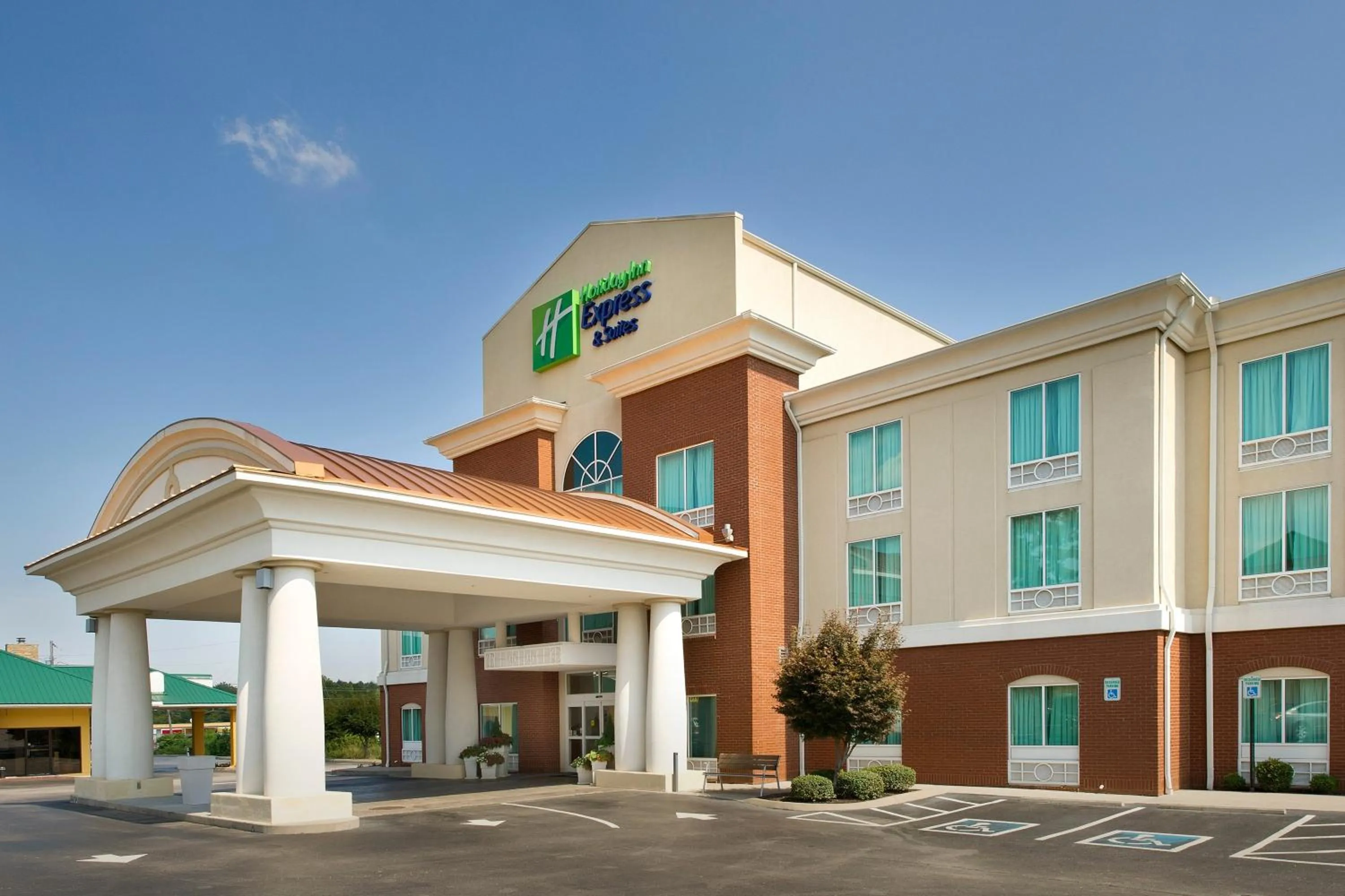 Property building in Holiday Inn Express Hotel & Suites Lenoir City Knoxville Area by IHG