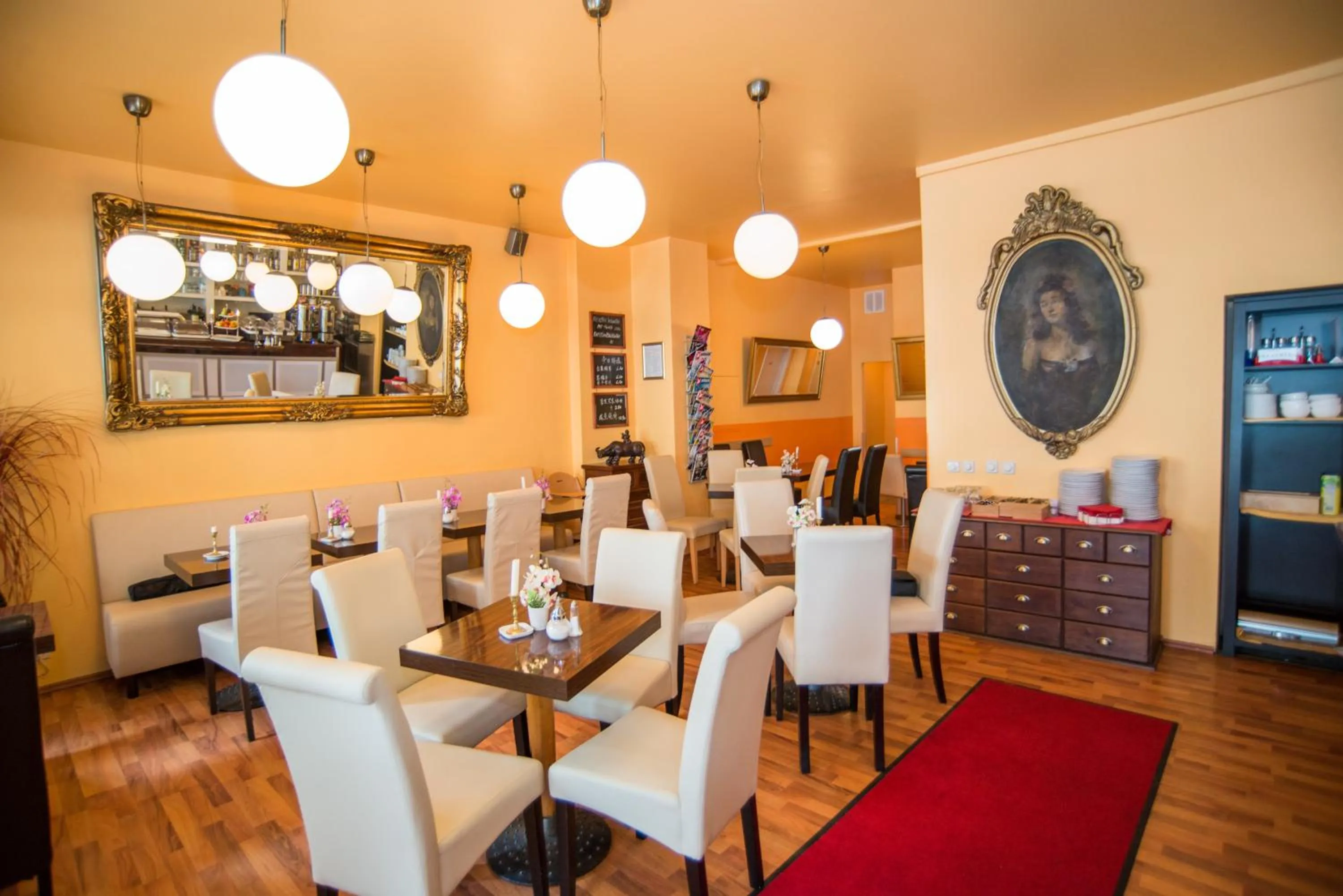 Restaurant/places to eat in City Guesthouse Pension Berlin