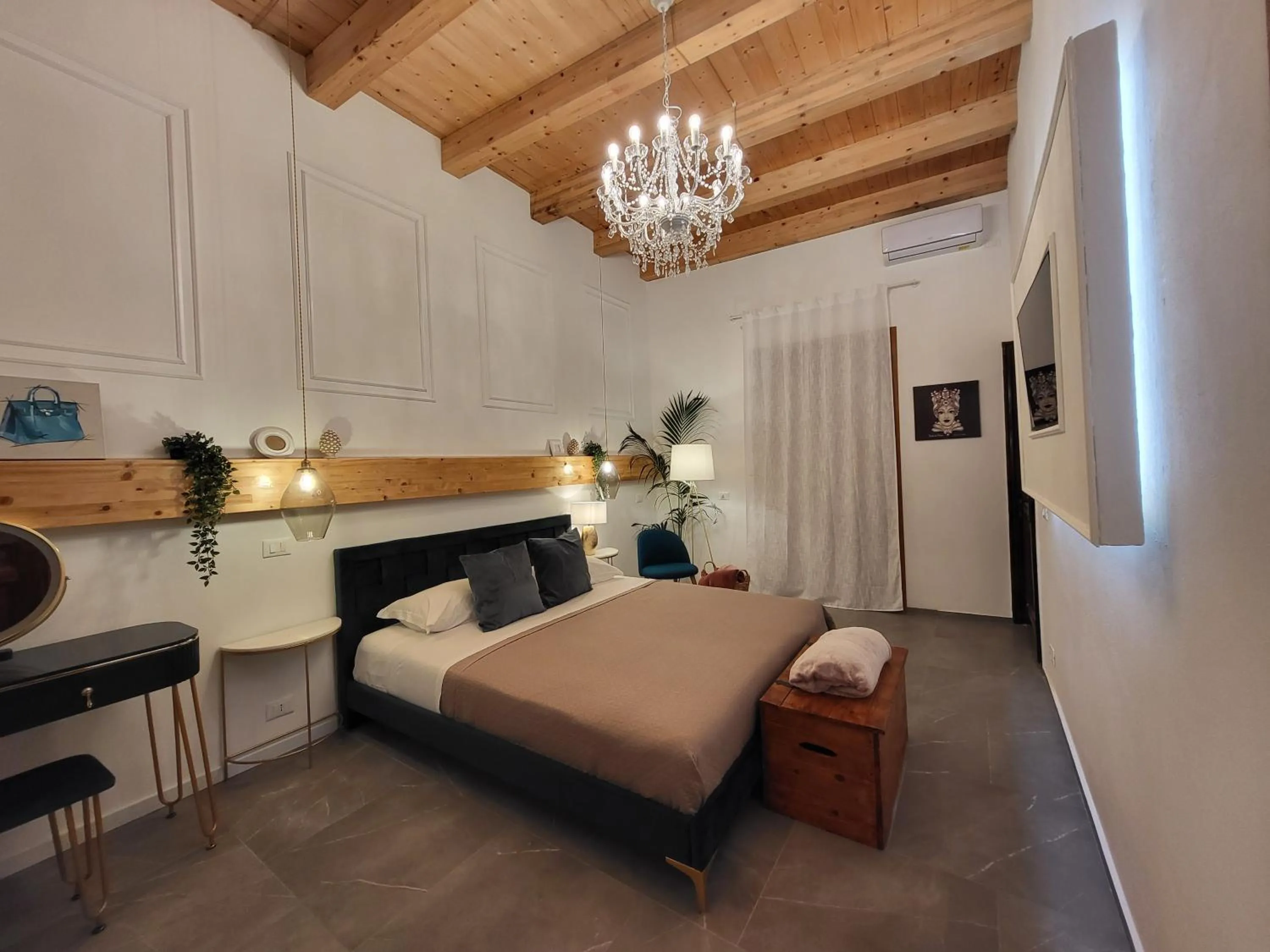 Kitchen or kitchenette, Bed in Atrium