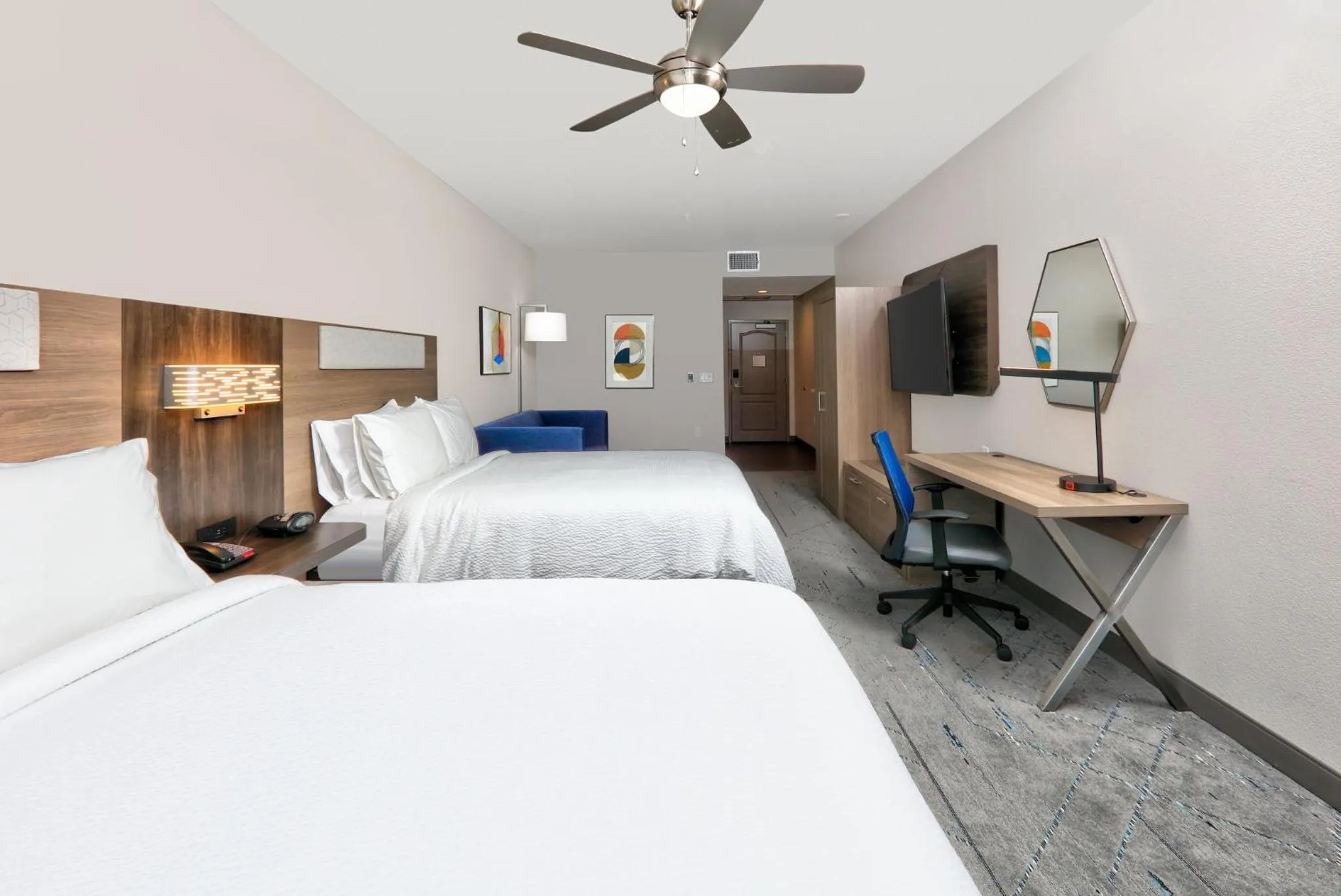 Photo of the whole room, Bed in Holiday Inn Express & Suites North Dallas at Preston by IHG