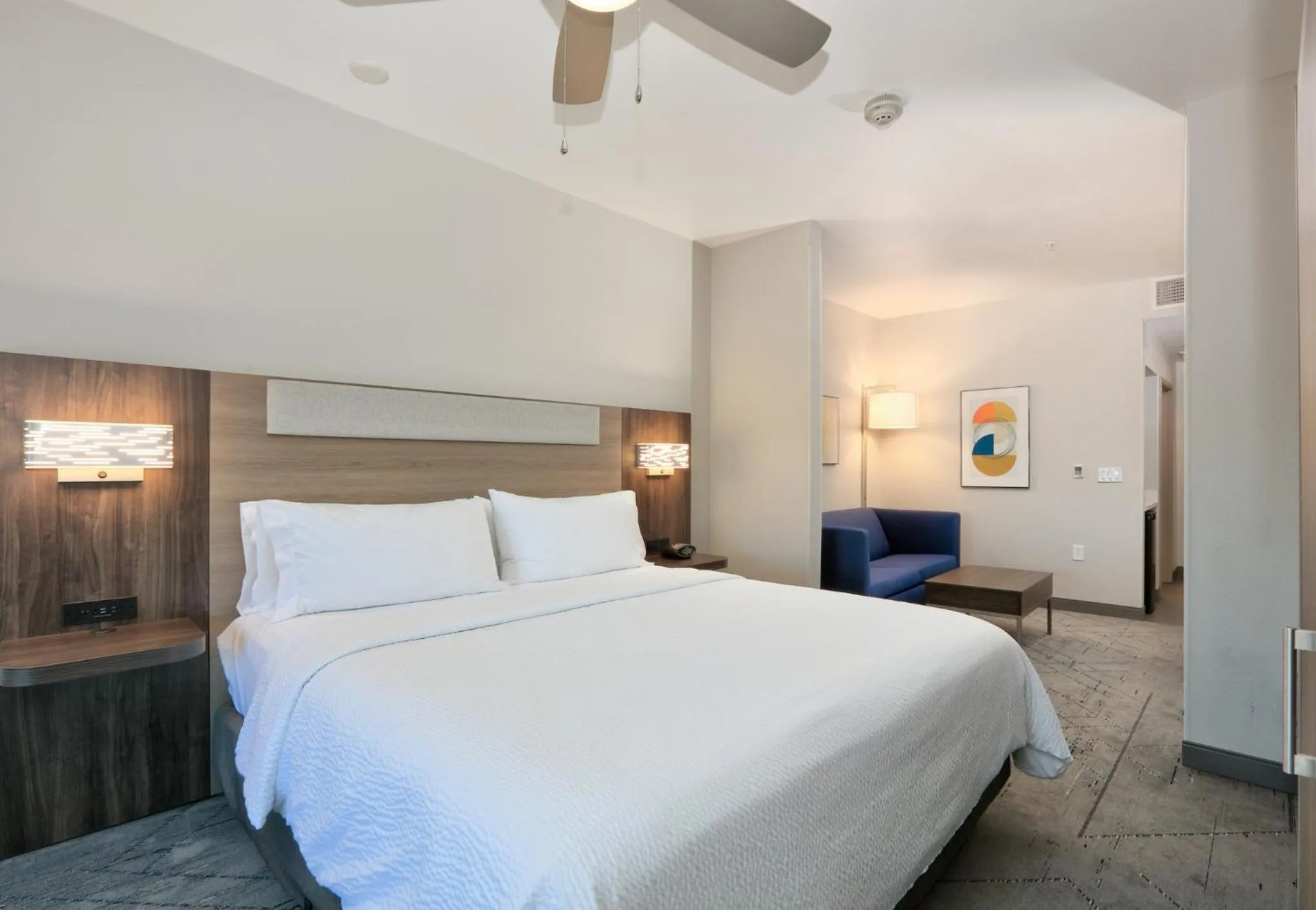 Photo of the whole room, Bed in Holiday Inn Express & Suites North Dallas at Preston by IHG