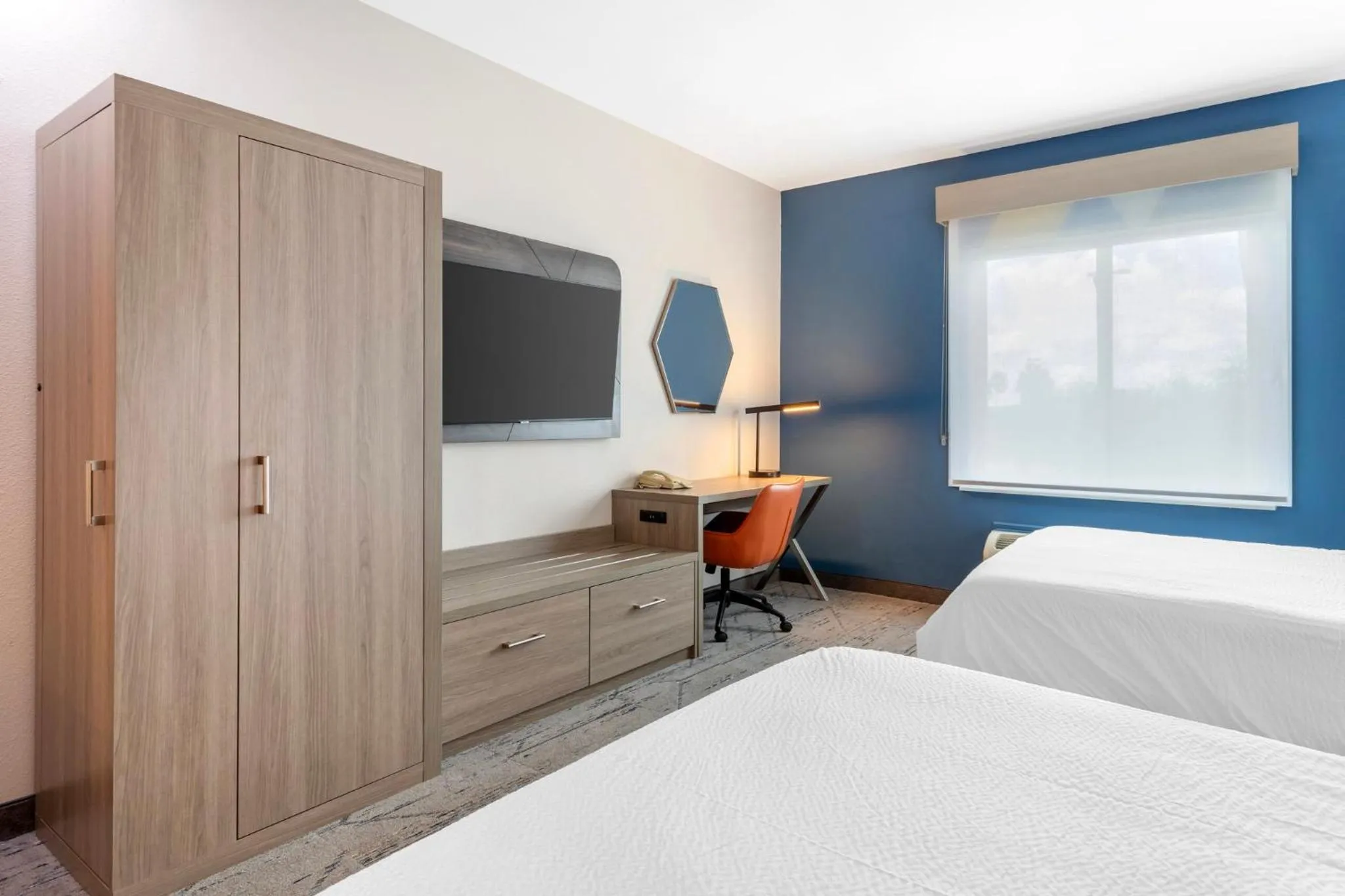 Photo of the whole room, Bed in Holiday Inn Express Hotel and Suites Alice by IHG